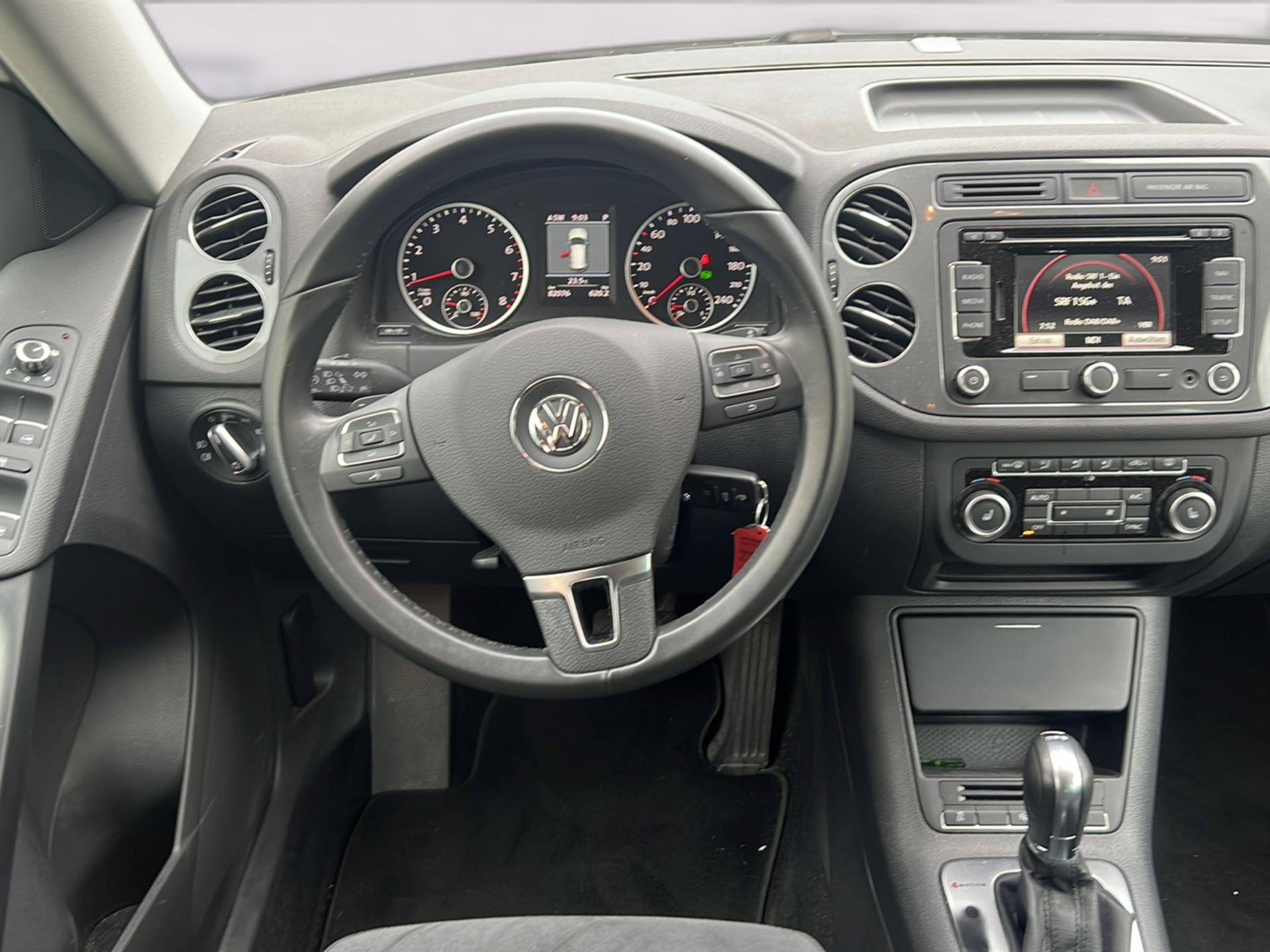 VW Tiguan 2.0 TSI 180 Sport & Style DSG-image-14