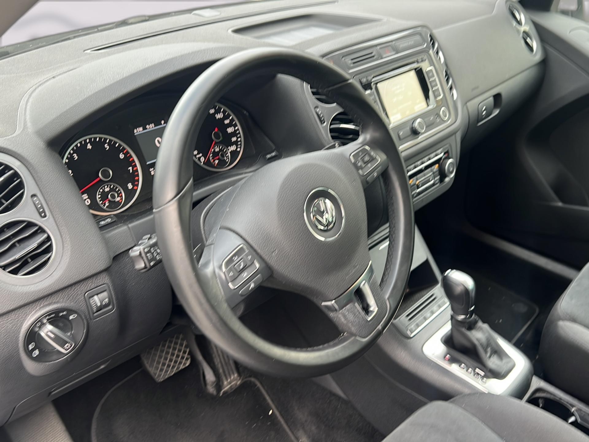 VW Tiguan 2.0 TSI 180 Sport & Style DSG-image-9