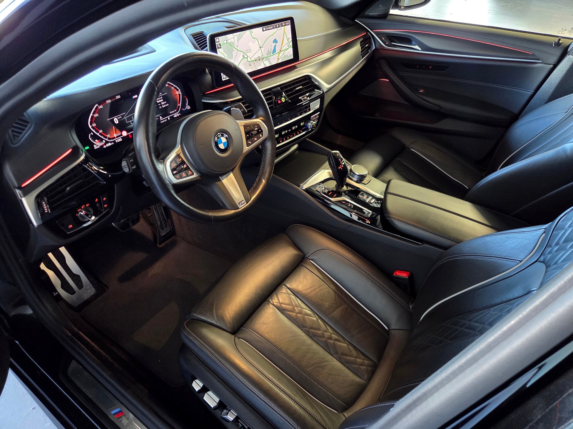 BMW 540d xDrive M-Sport Touring-image-9