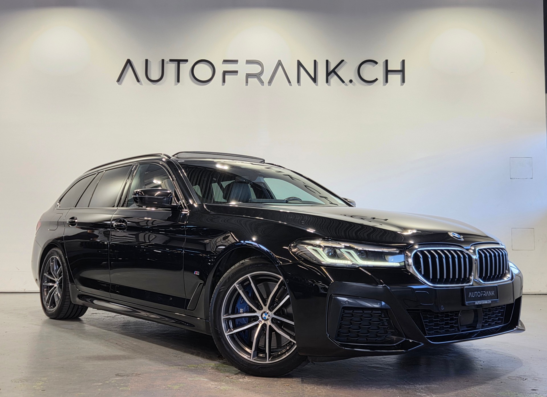 BMW 540d xDrive M-Sport Touring-image-2