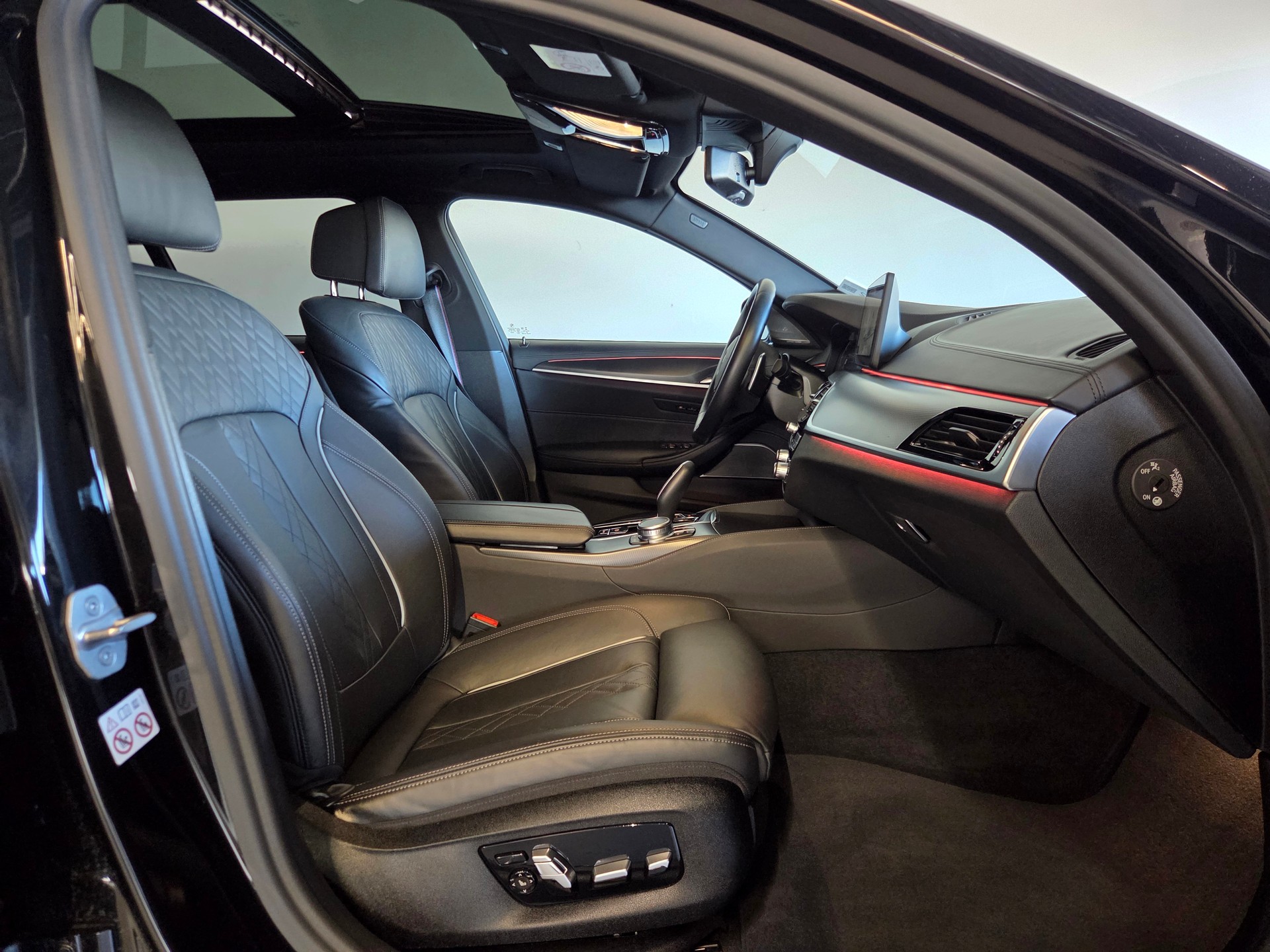 BMW 540d xDrive M-Sport Touring-image-14