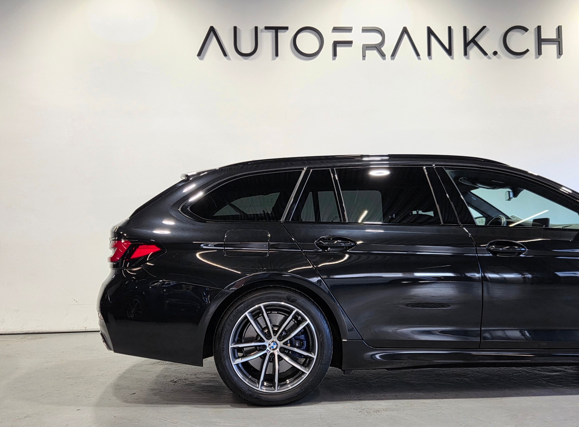 BMW 540d xDrive M-Sport Touring-image-5