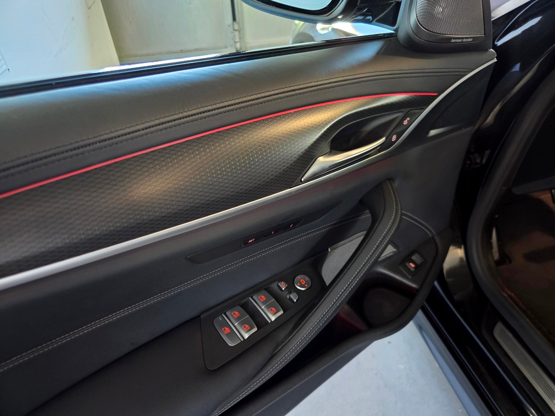 BMW 540d xDrive M-Sport Touring-image-22
