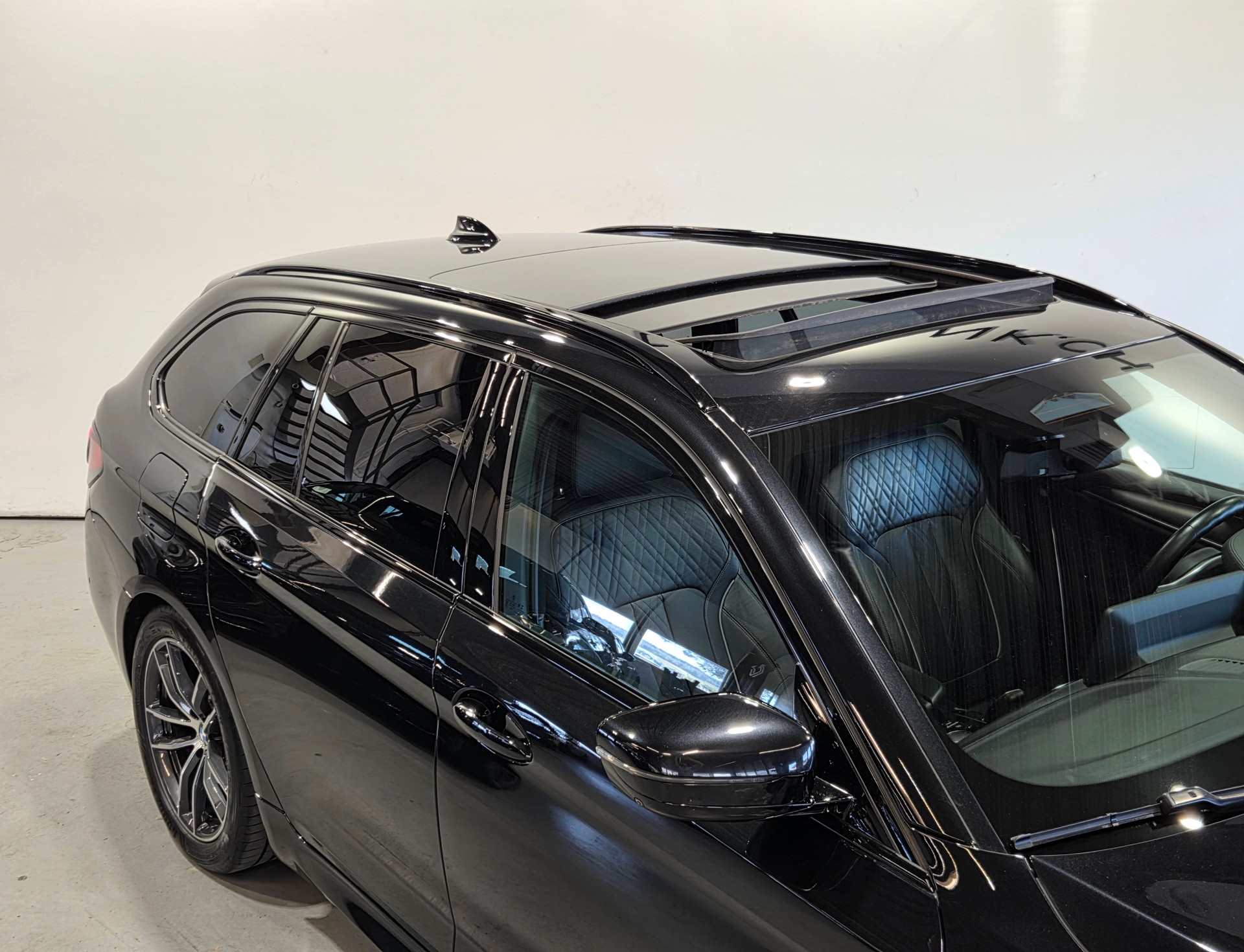 BMW 540d xDrive M-Sport Touring-image-1
