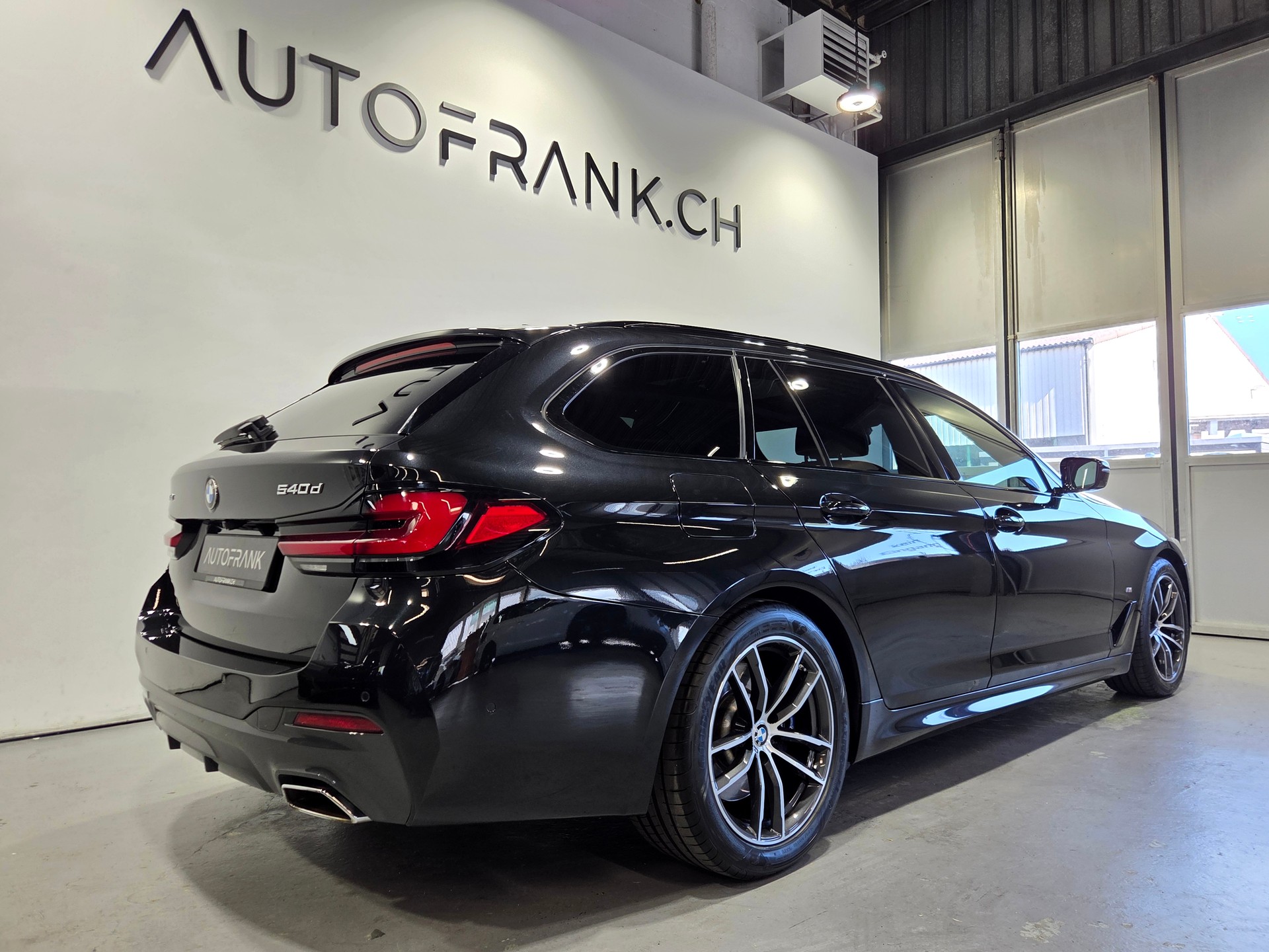 BMW 540d xDrive M-Sport Touring-image-7