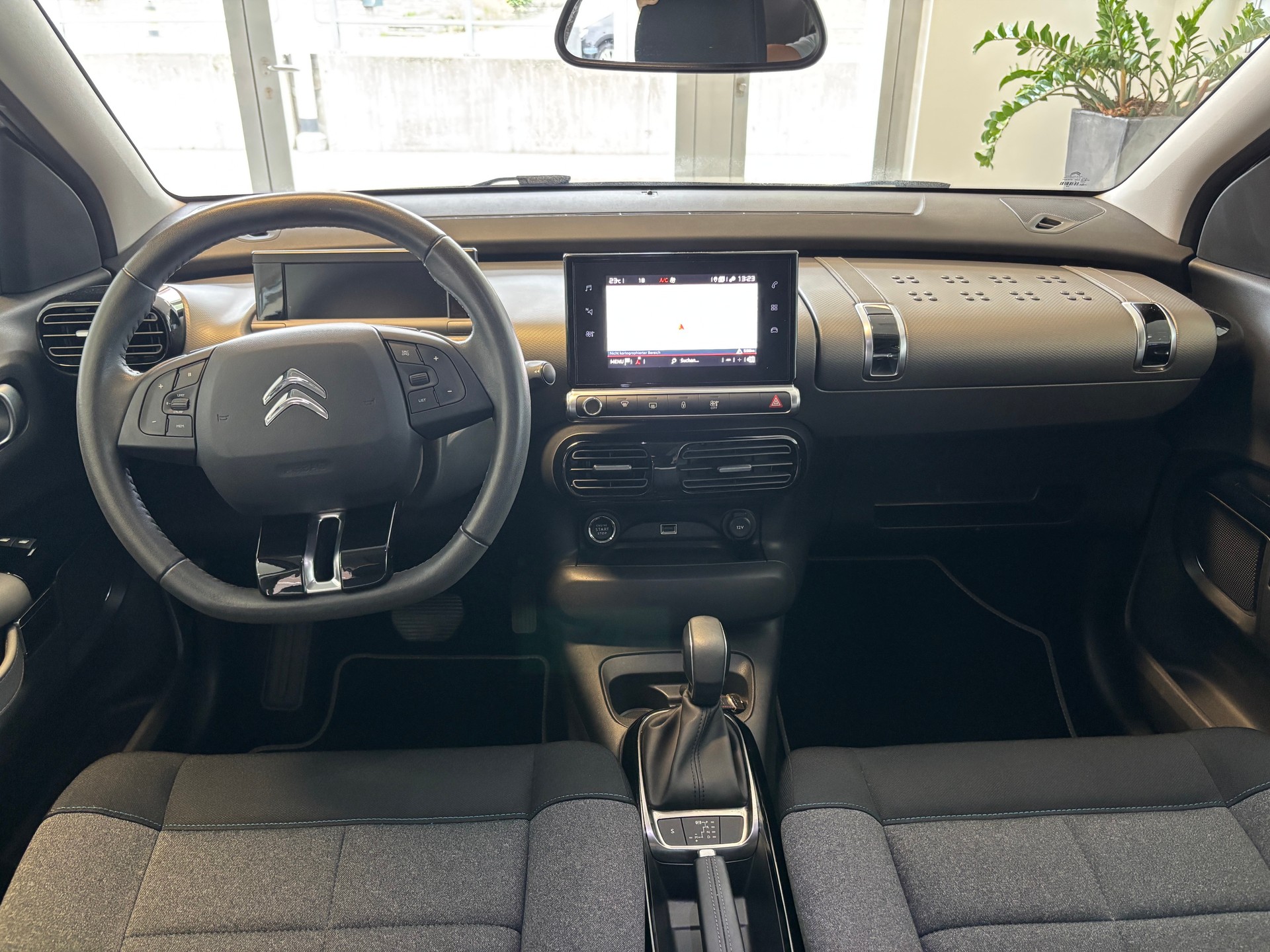 CITROEN C4 Cactus 1.2 Pure Tech Shine EAT6-image-12