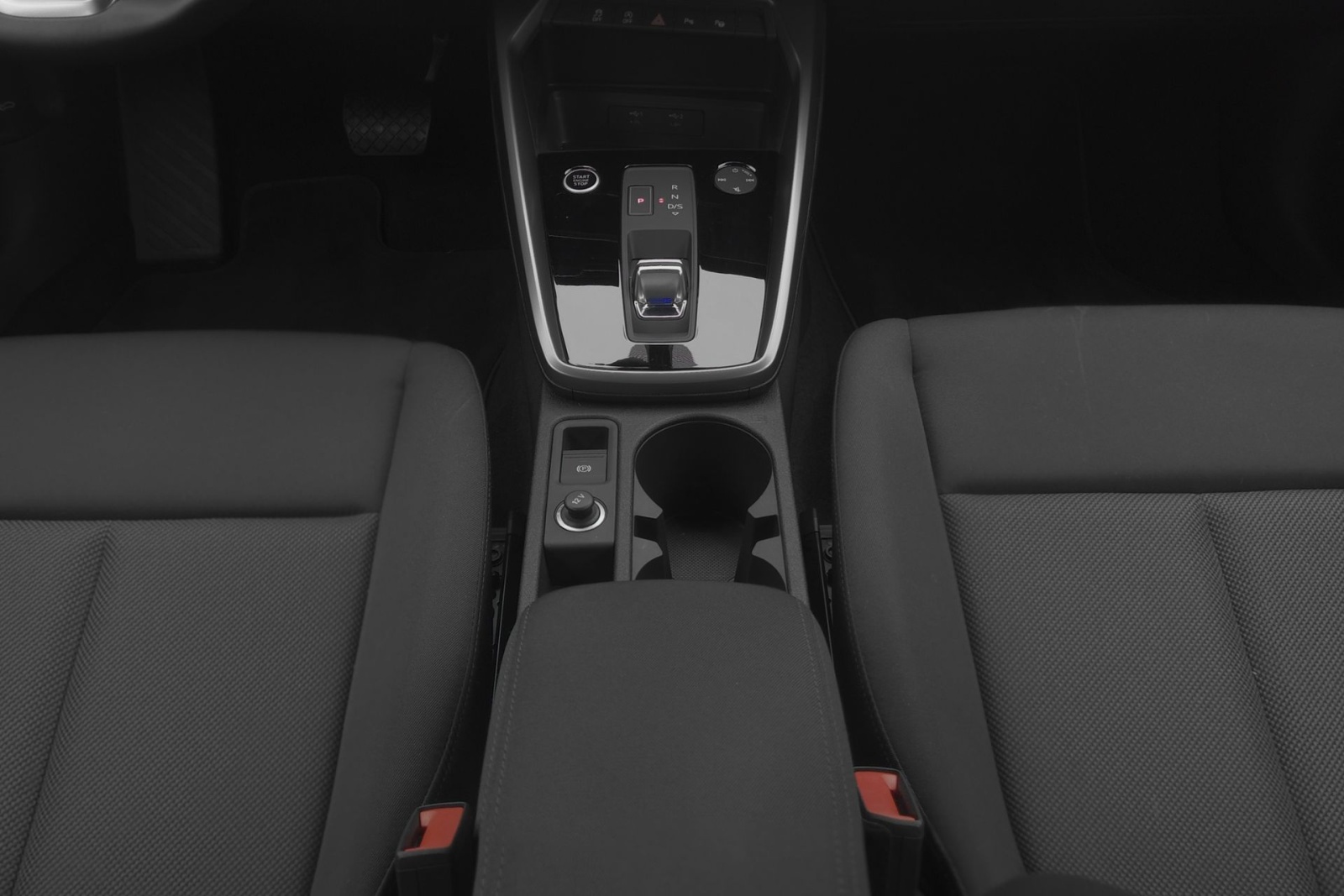 AUDI A3 Sportback 35 TFSI Attraction S-tronic-image-8