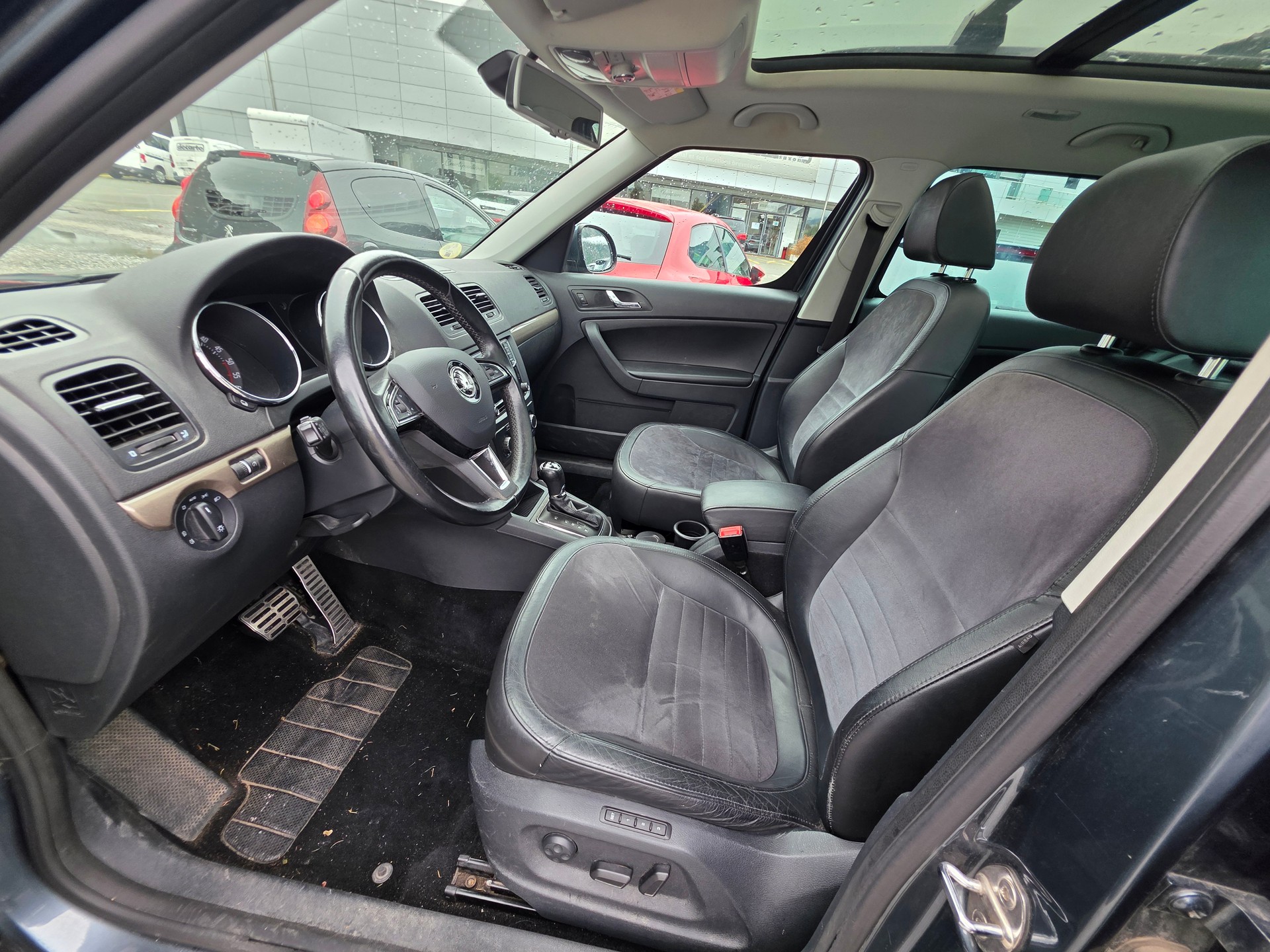 SKODA Yeti 2.0 TDI Style Outdoor 4x4 DSG-image-9