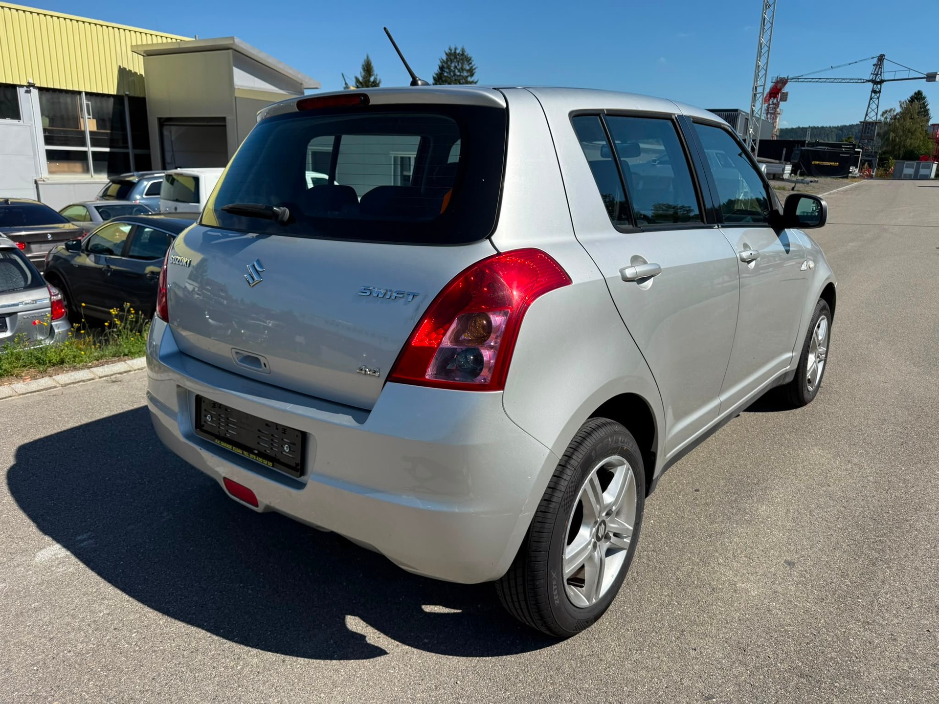 SUZUKI Swift 1.3i 16V GL Top 4x4-image-4