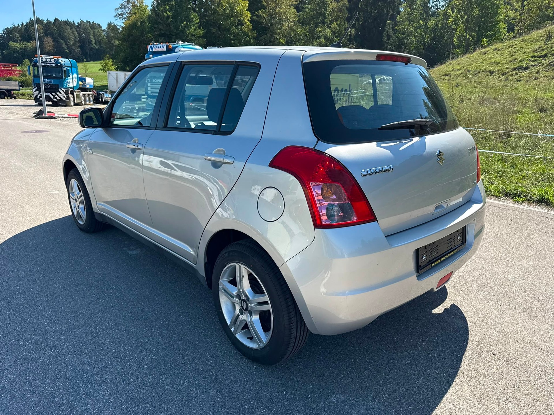 SUZUKI Swift 1.3i 16V GL Top 4x4-image-6