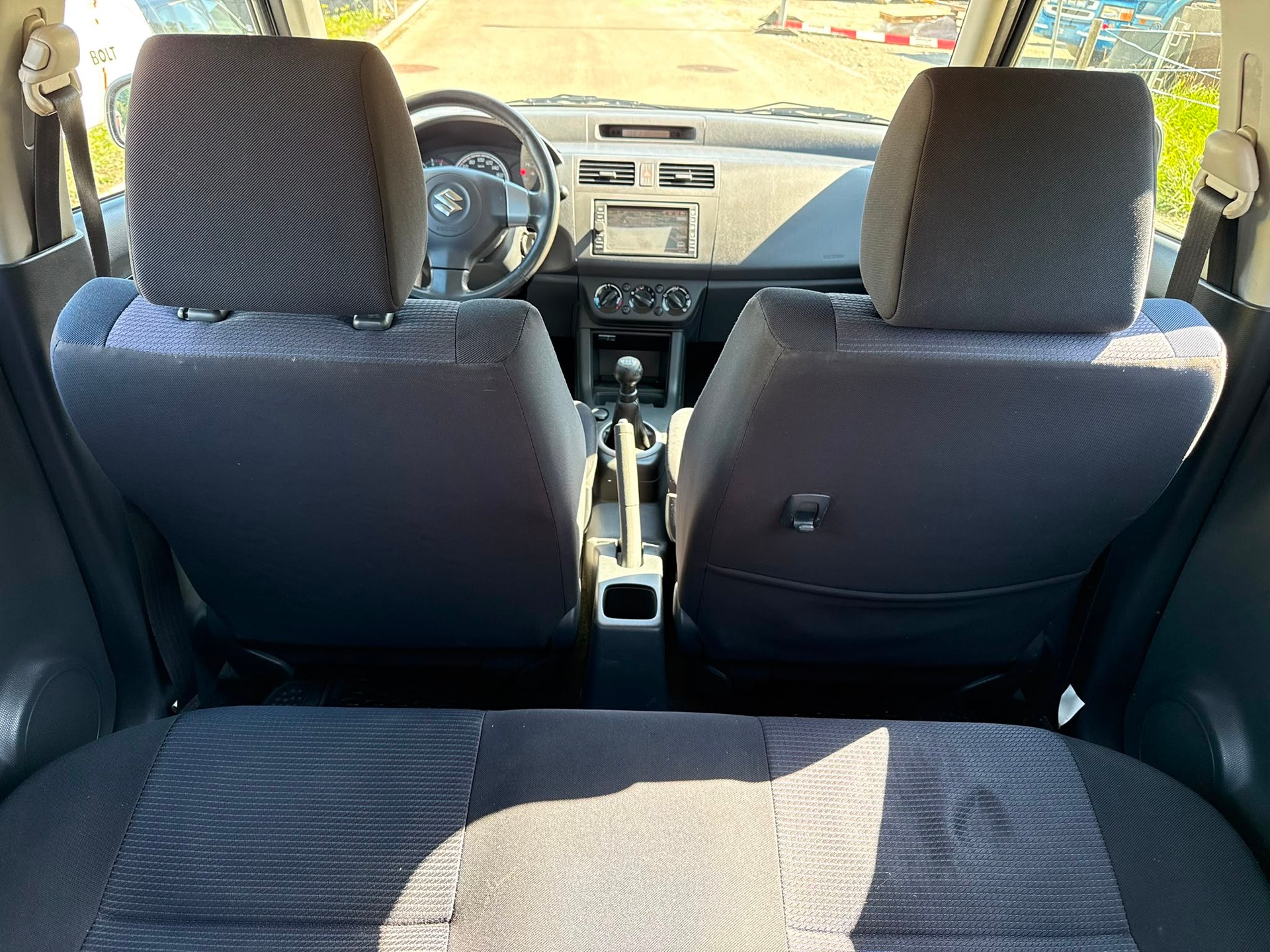 SUZUKI Swift 1.3i 16V GL Top 4x4-image-12