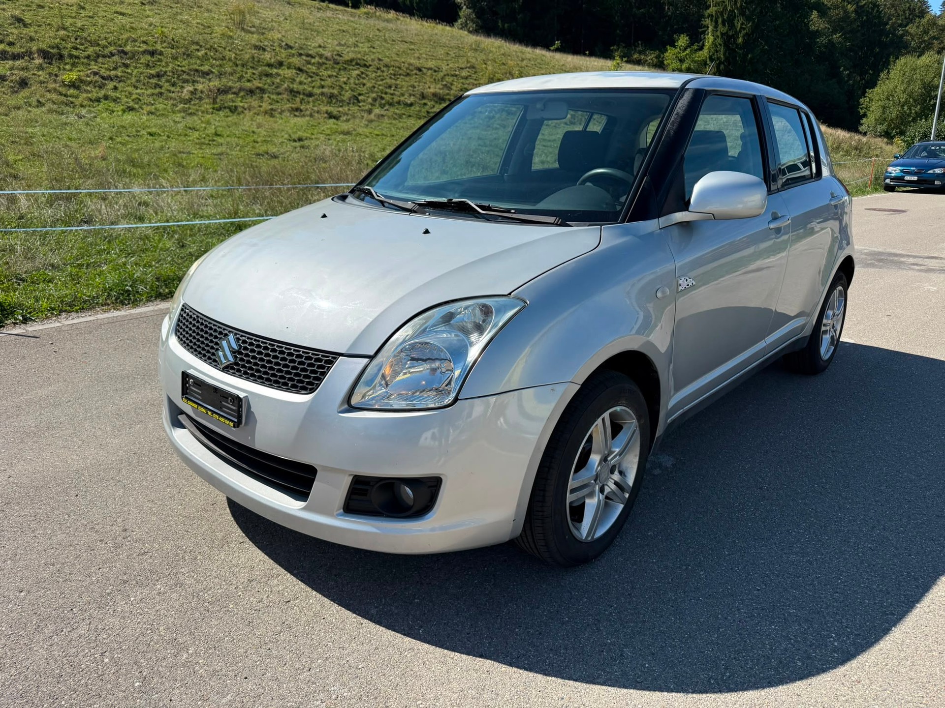 SUZUKI Swift 1.3i 16V GL Top 4x4-image-2