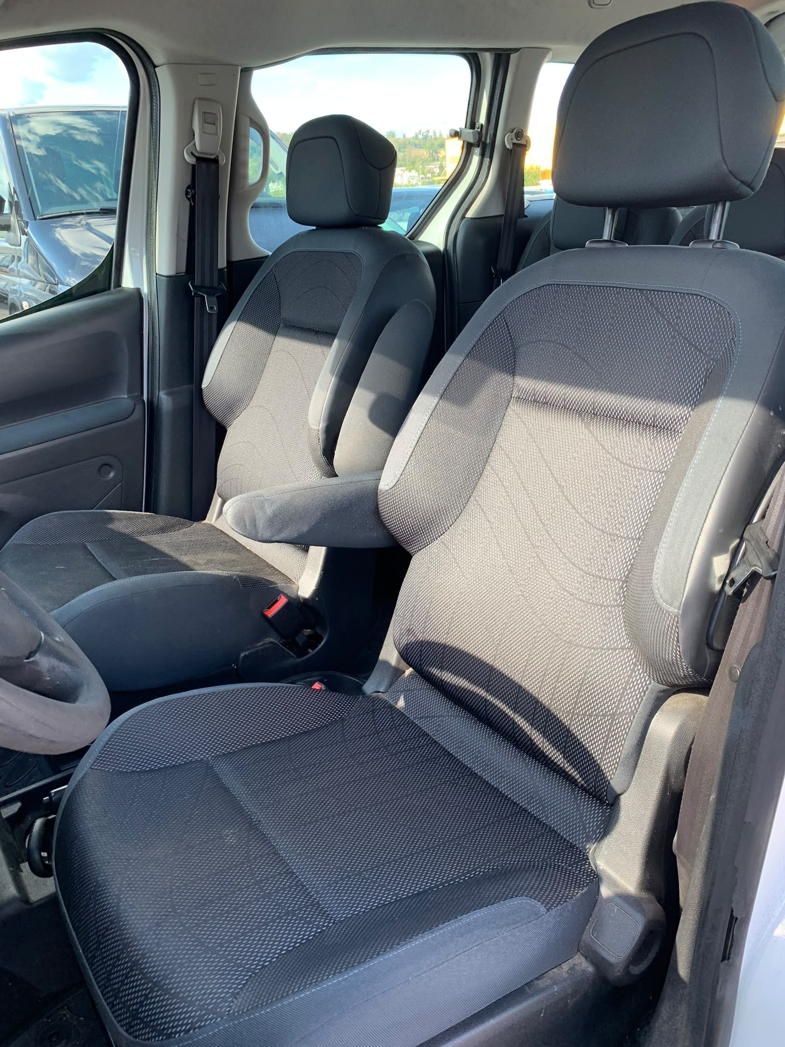 PEUGEOT Partner 1.6 HDI Trendy Mit Klima-image-14