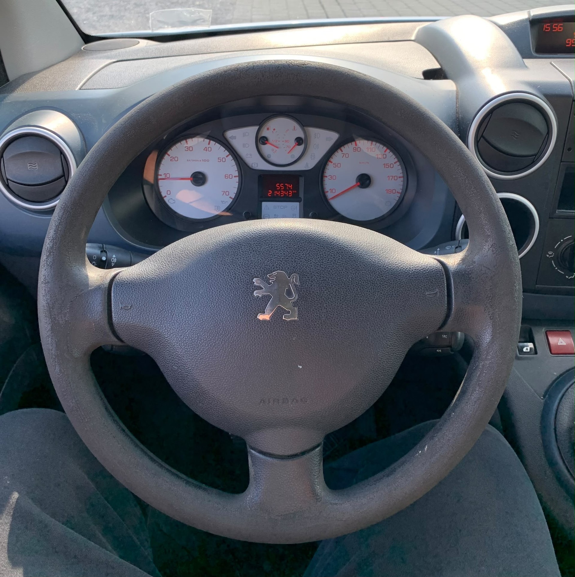 PEUGEOT Partner 1.6 HDI Trendy Mit Klima-image-9
