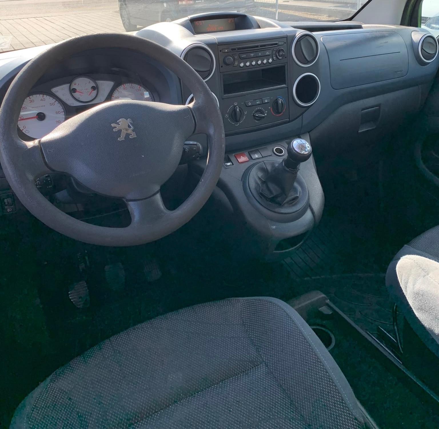 PEUGEOT Partner 1.6 HDI Trendy Mit Klima-image-11