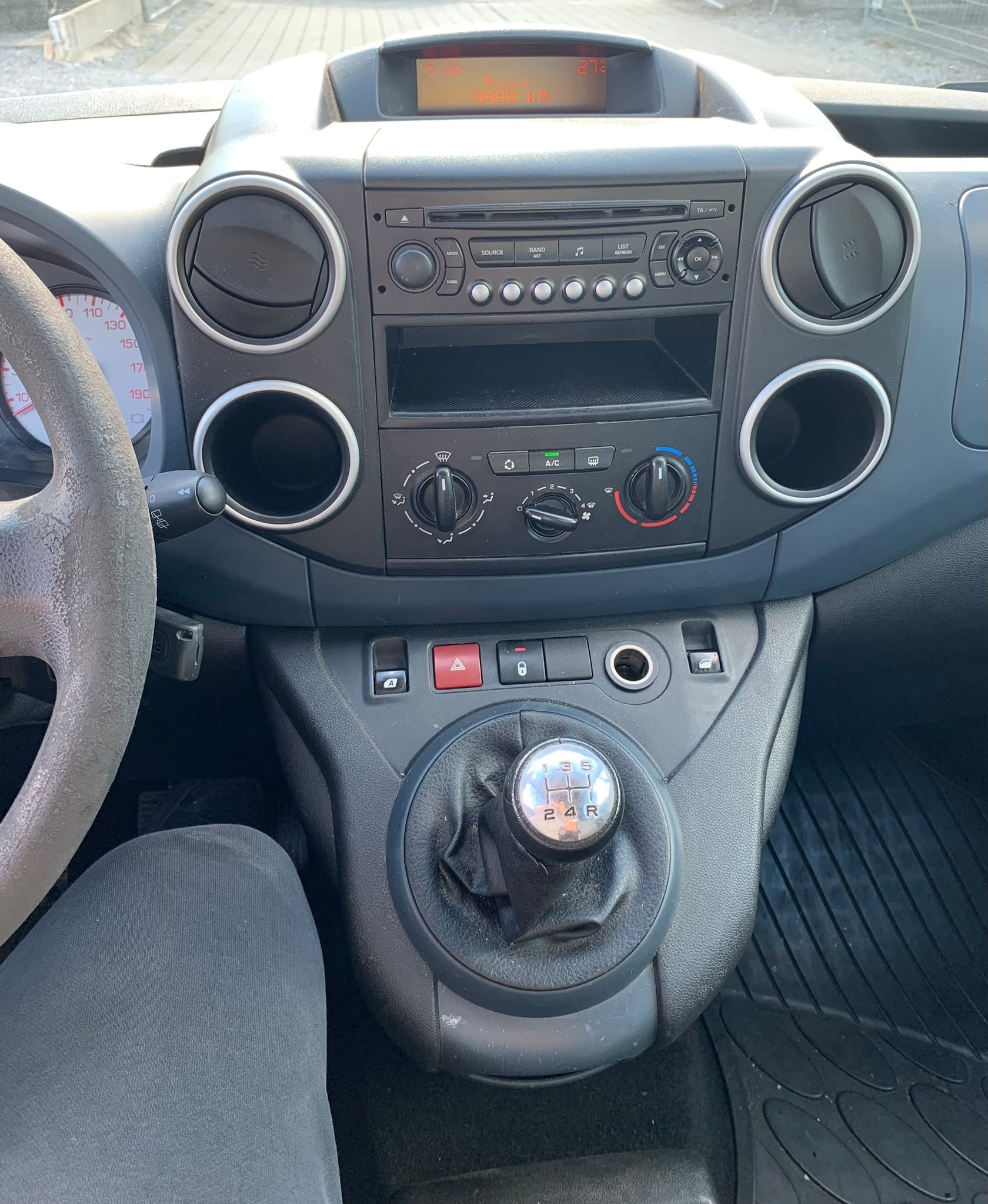 PEUGEOT Partner 1.6 HDI Trendy Mit Klima-image-10