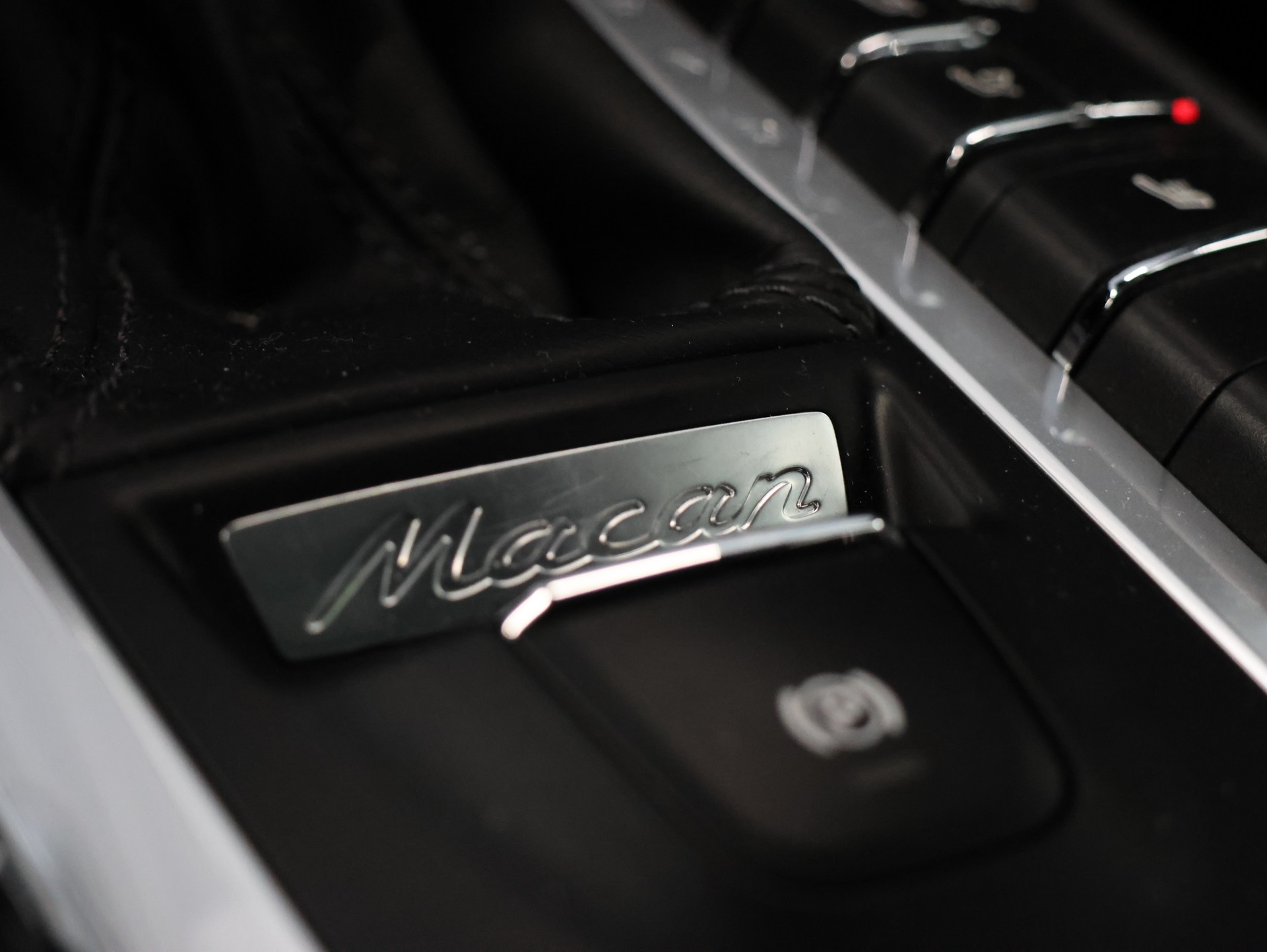 PORSCHE Macan PDK *SPORT-CHRONO*-image-23