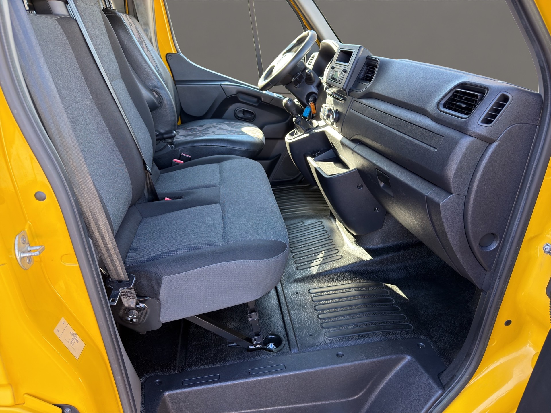 RENAULT Master T35 2.3dCi 135 L3H3 ** 3 Sitz ** Klima ** Rückfahrkamera-image-8