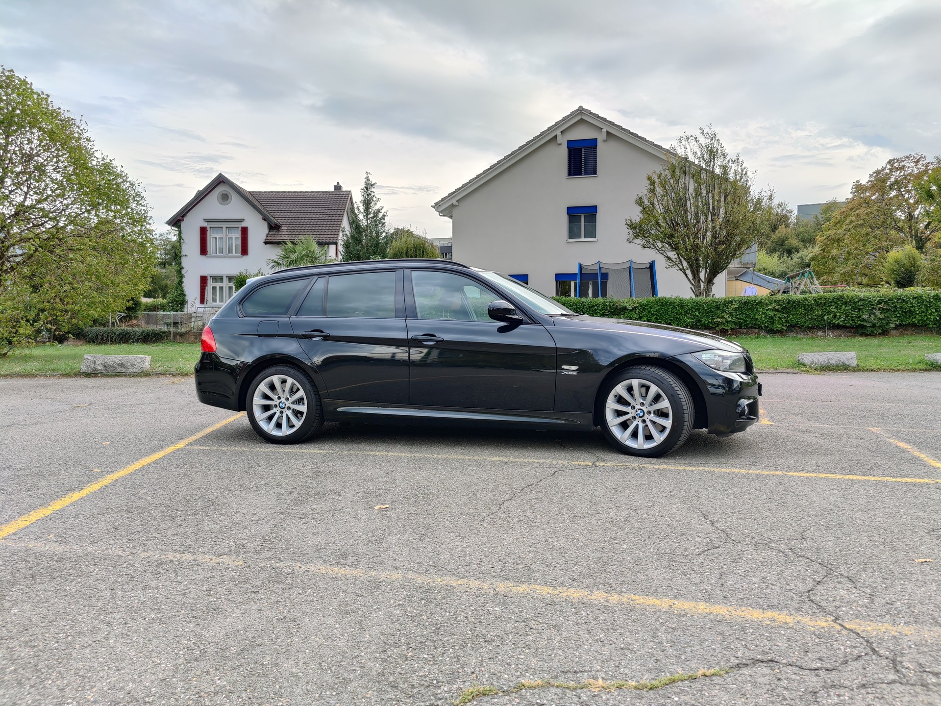 BMW 330d xDrive-image-1
