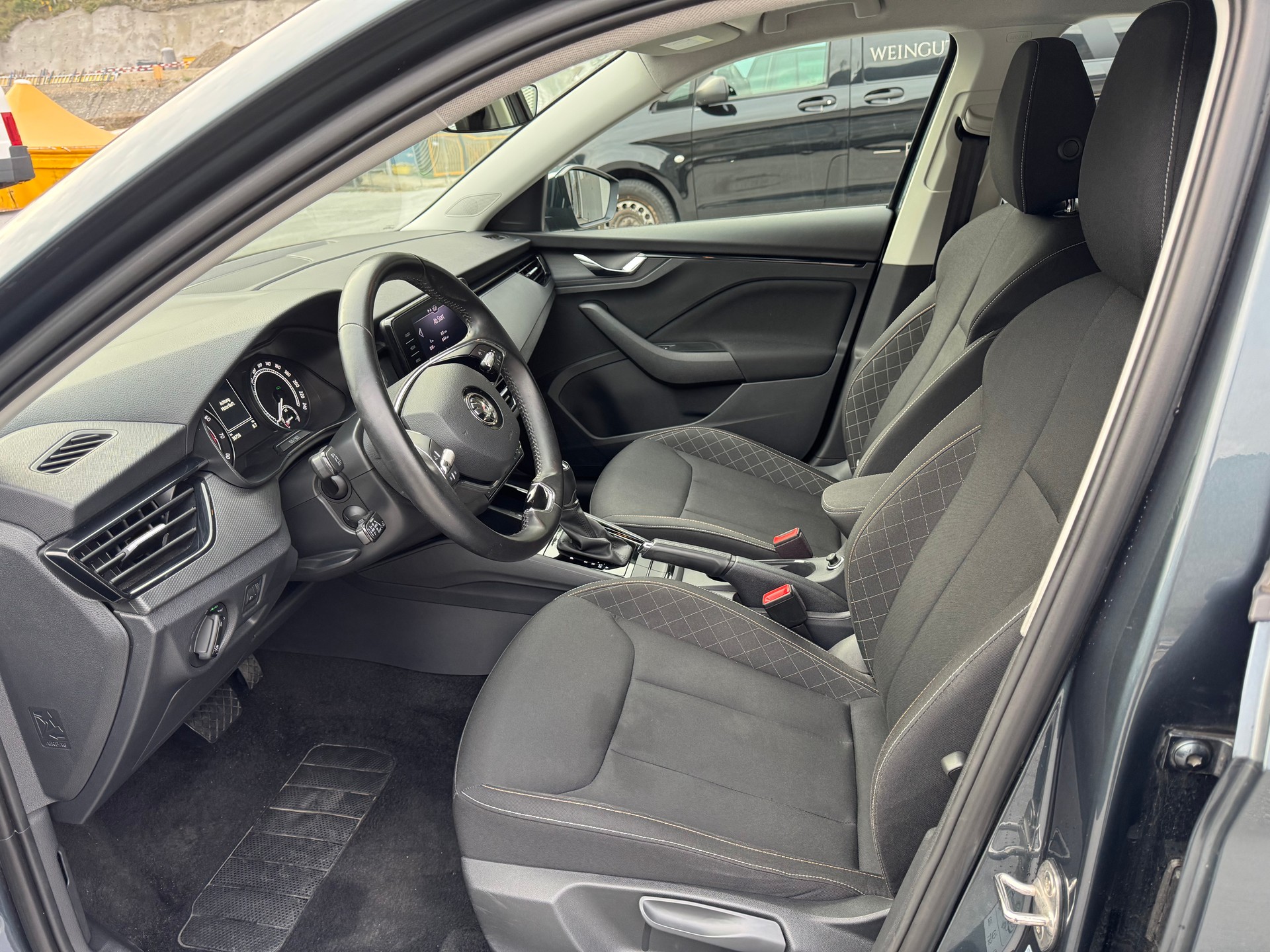 SKODA Scala 1.0 TSI Ambition DSG-image-6
