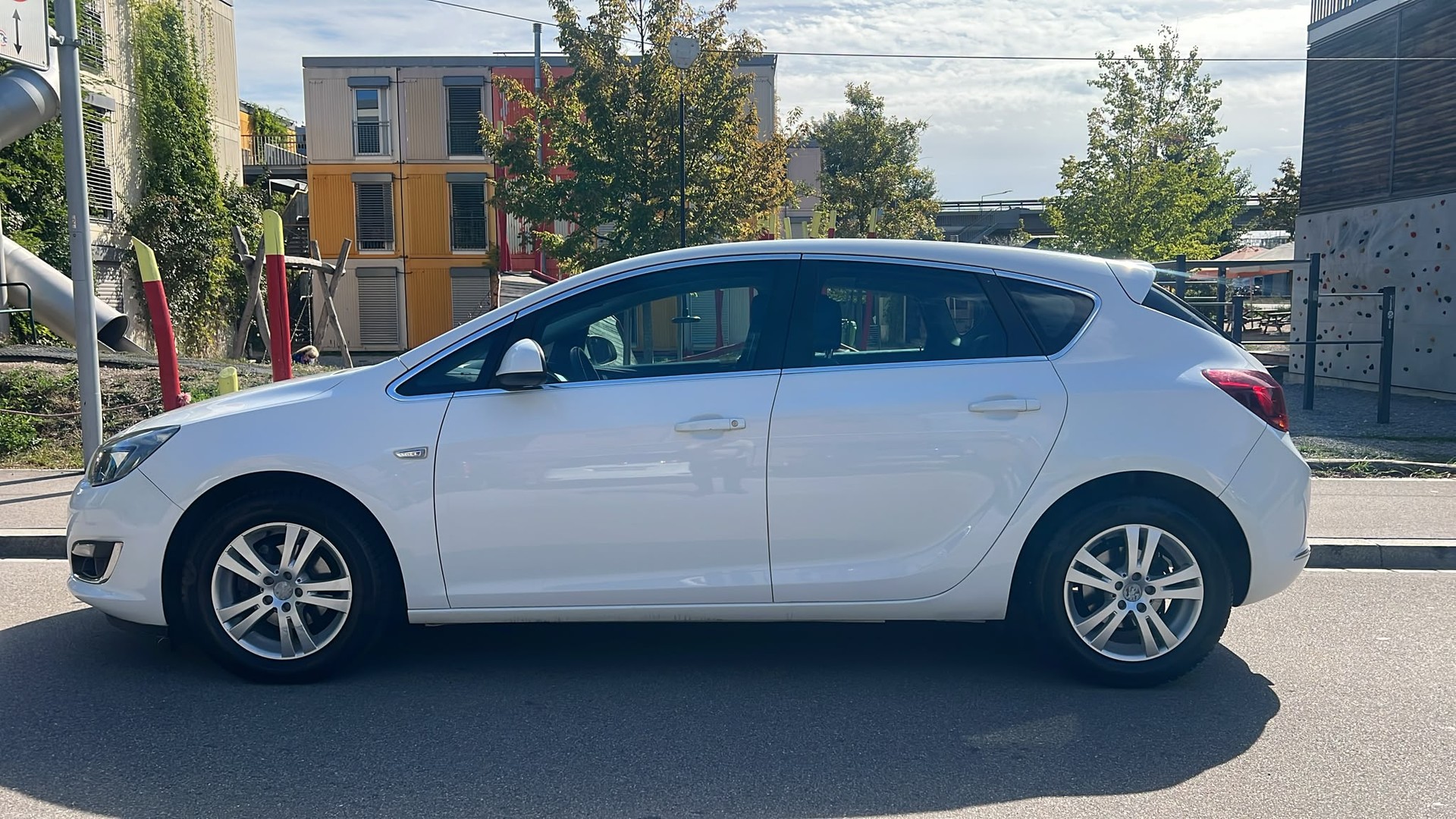 OPEL Astra 1.4i 16V Turbo Cosmo Automatic-image-3