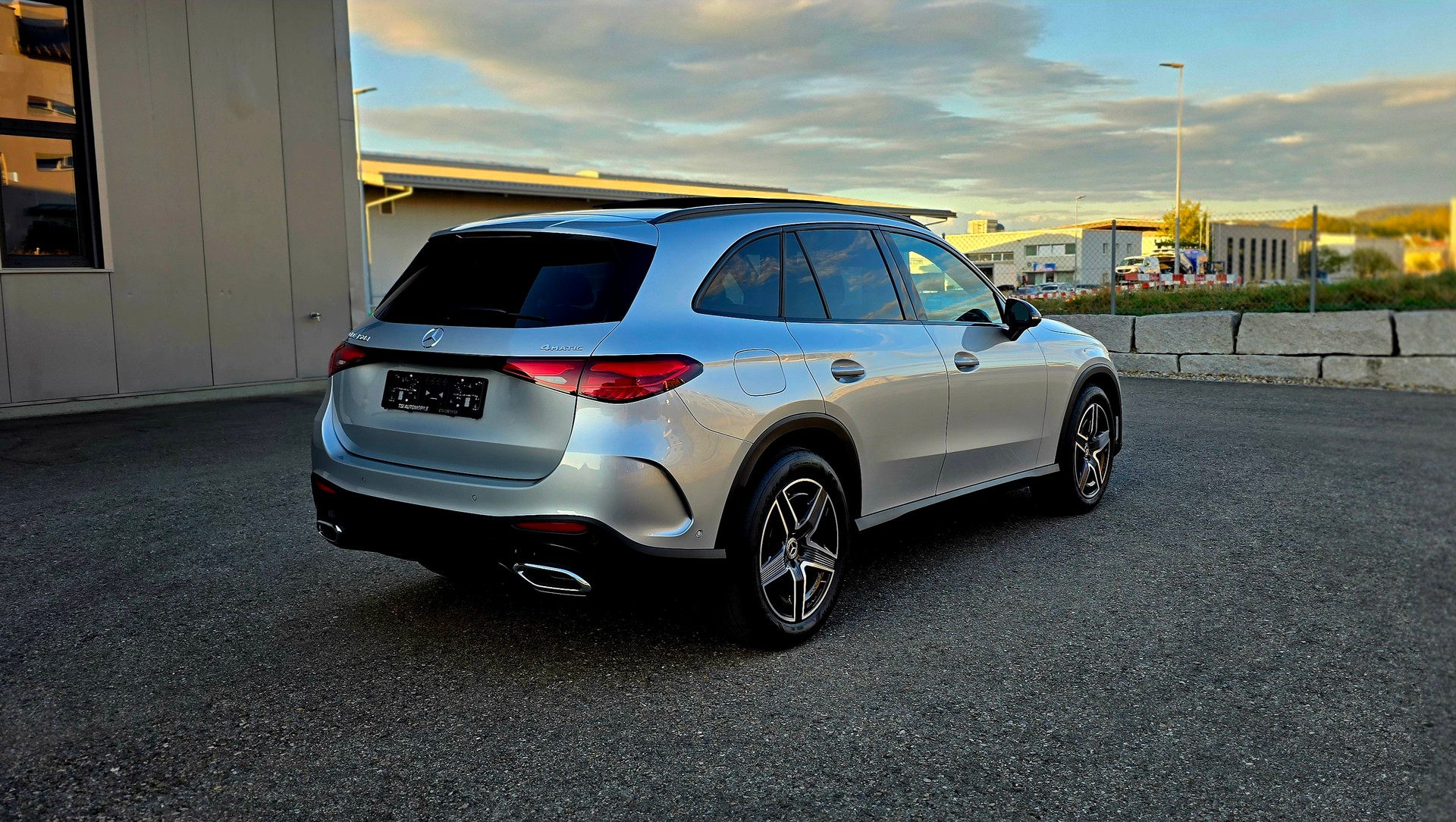 MERCEDES-BENZ GLC 450d 4Matic 9G-Tronic * NIGHT-PAKET * DISTRONIC * PANORAMA-DACH * ANHÄNGERKUPPLUNG * HEAD-UP *-image-2