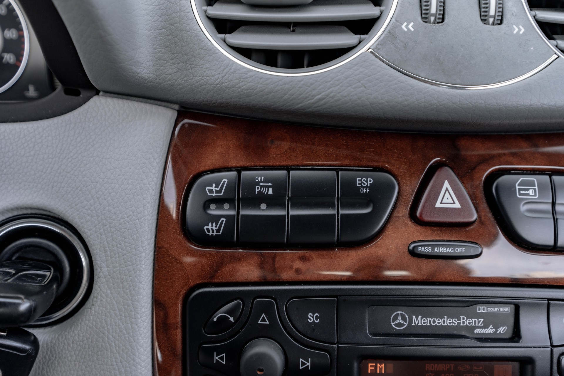 MERCEDES-BENZ CLK 320 Elégance Automatic * FRISCH AB SERVICE * GEPFLEGTES FAHRZEUG *-image-18