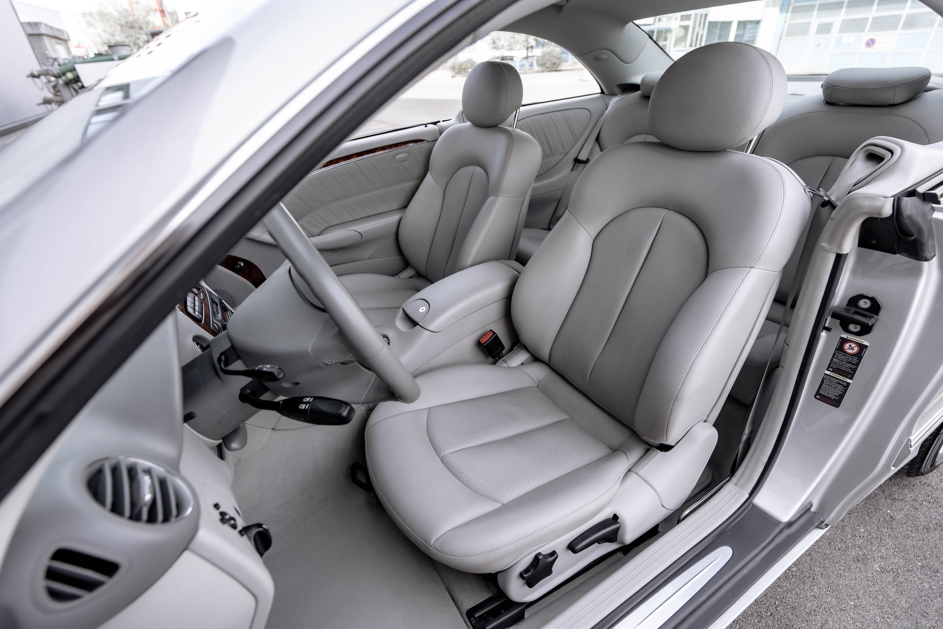 MERCEDES-BENZ CLK 320 Elégance Automatic * FRISCH AB SERVICE * GEPFLEGTES FAHRZEUG *-image-13