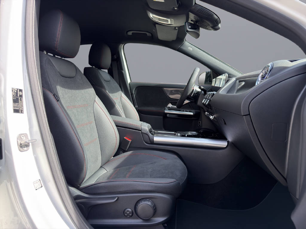 MERCEDES-BENZ GLA 220 d Swiss Star AMG Line 4matic-image-14