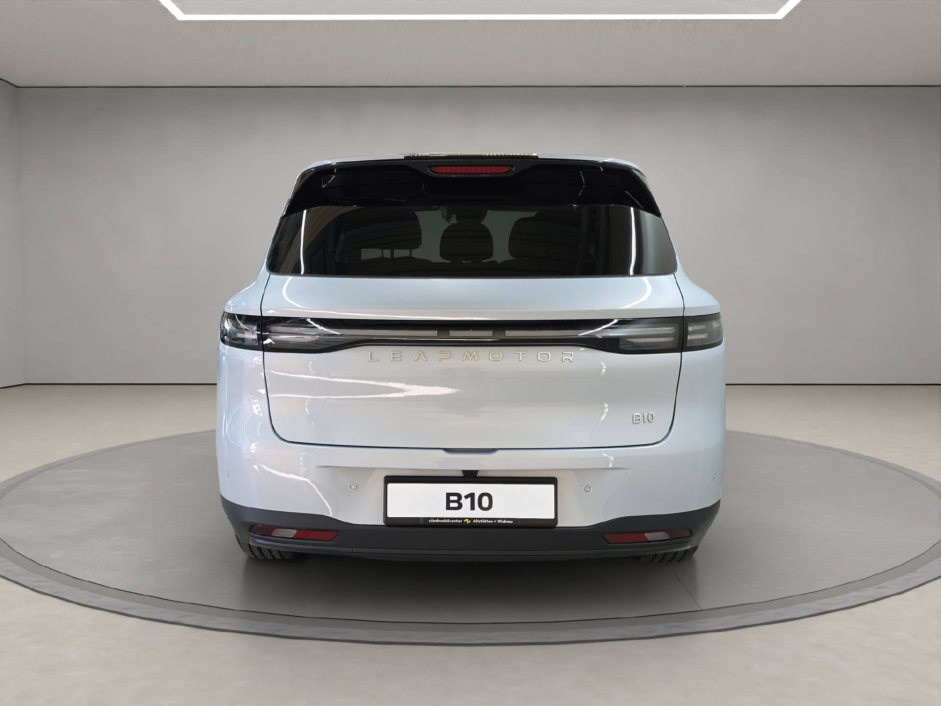 LEAPMOTOR B10 EV-image-3