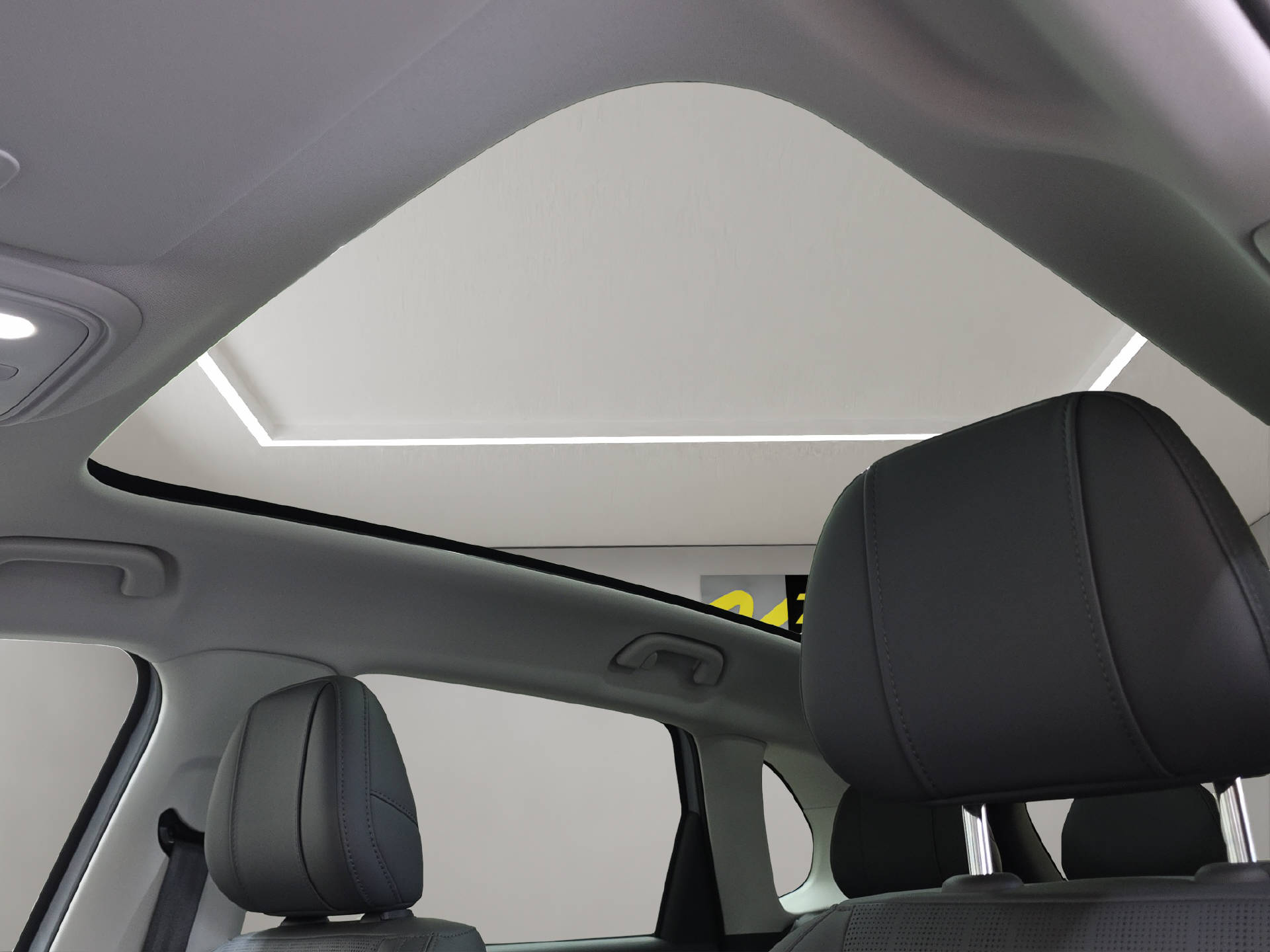 LEAPMOTOR B10 EV-image-13