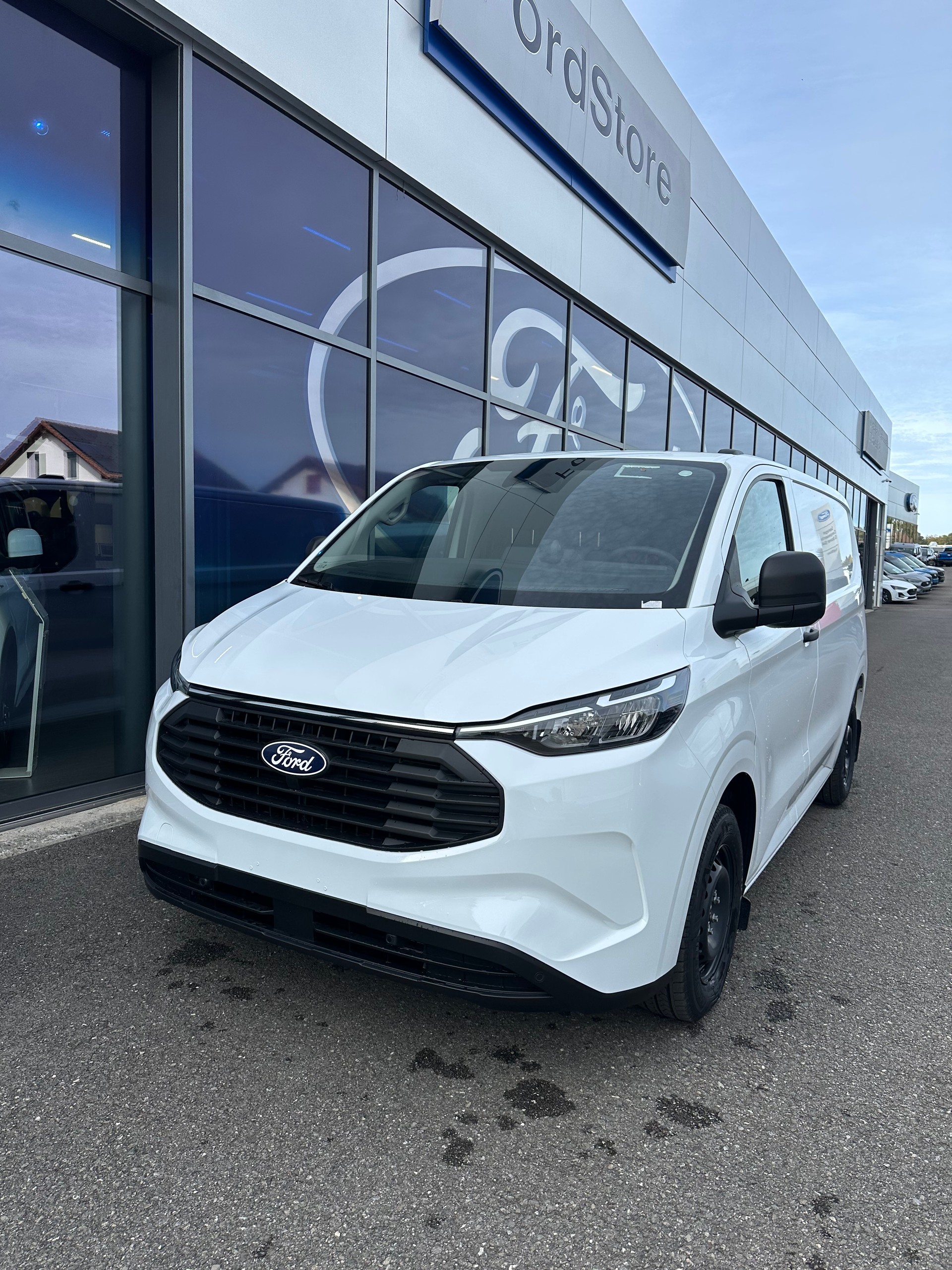 FORD Transit Custom Van 320 L1 2.5 Durat Trend/PHEV/Aut.-image-0
