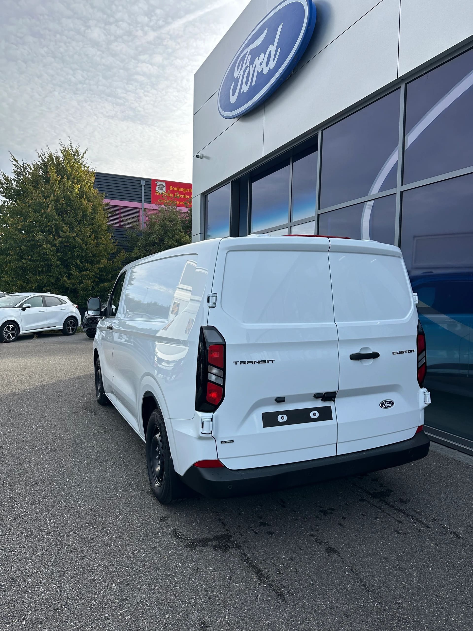 FORD Transit Custom Van 320 L1 2.5 Durat Trend/PHEV/Aut.-showroom-element-3