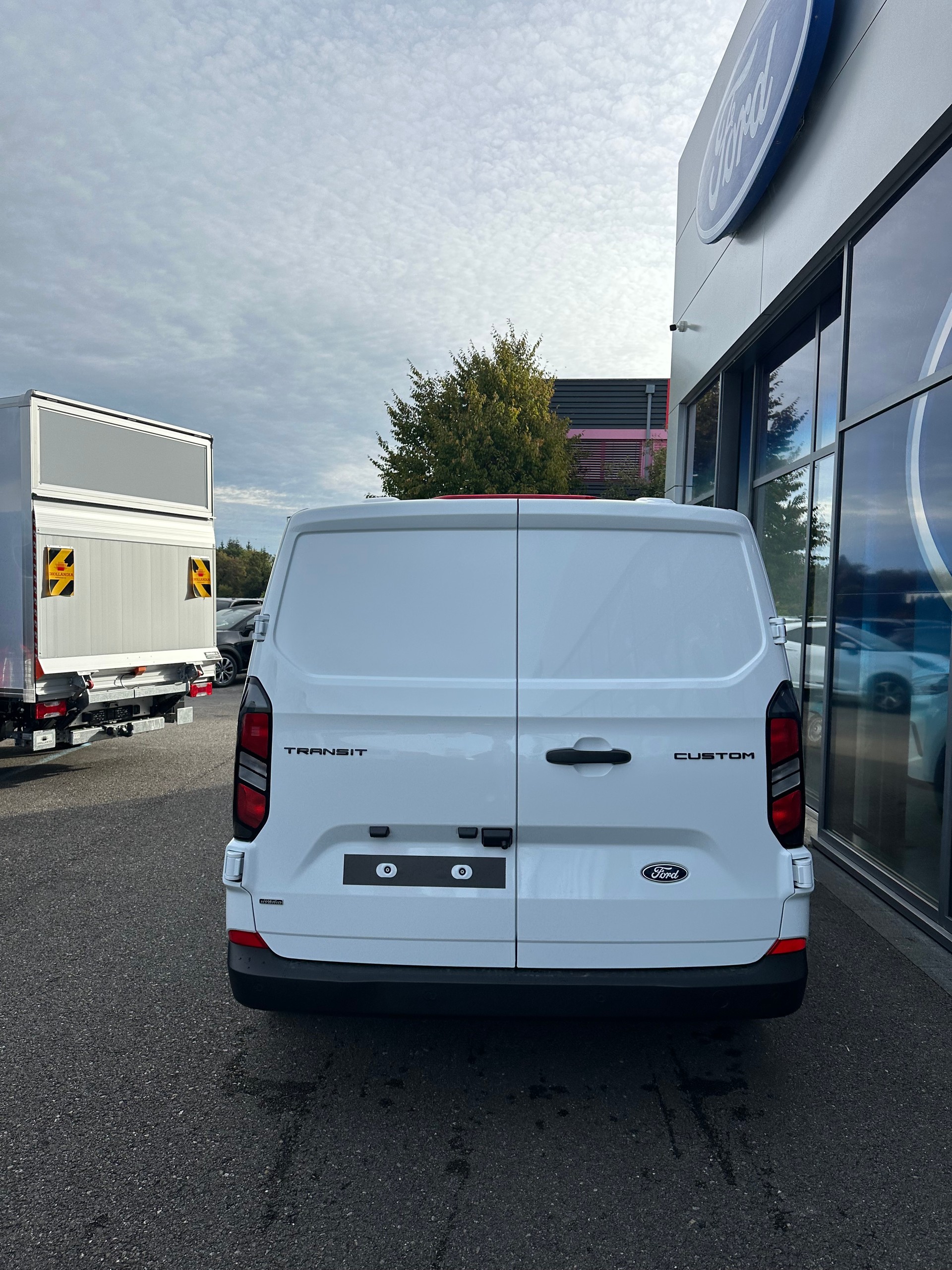 FORD Transit Custom Van 320 L1 2.5 Durat Trend/PHEV/Aut.-image-4