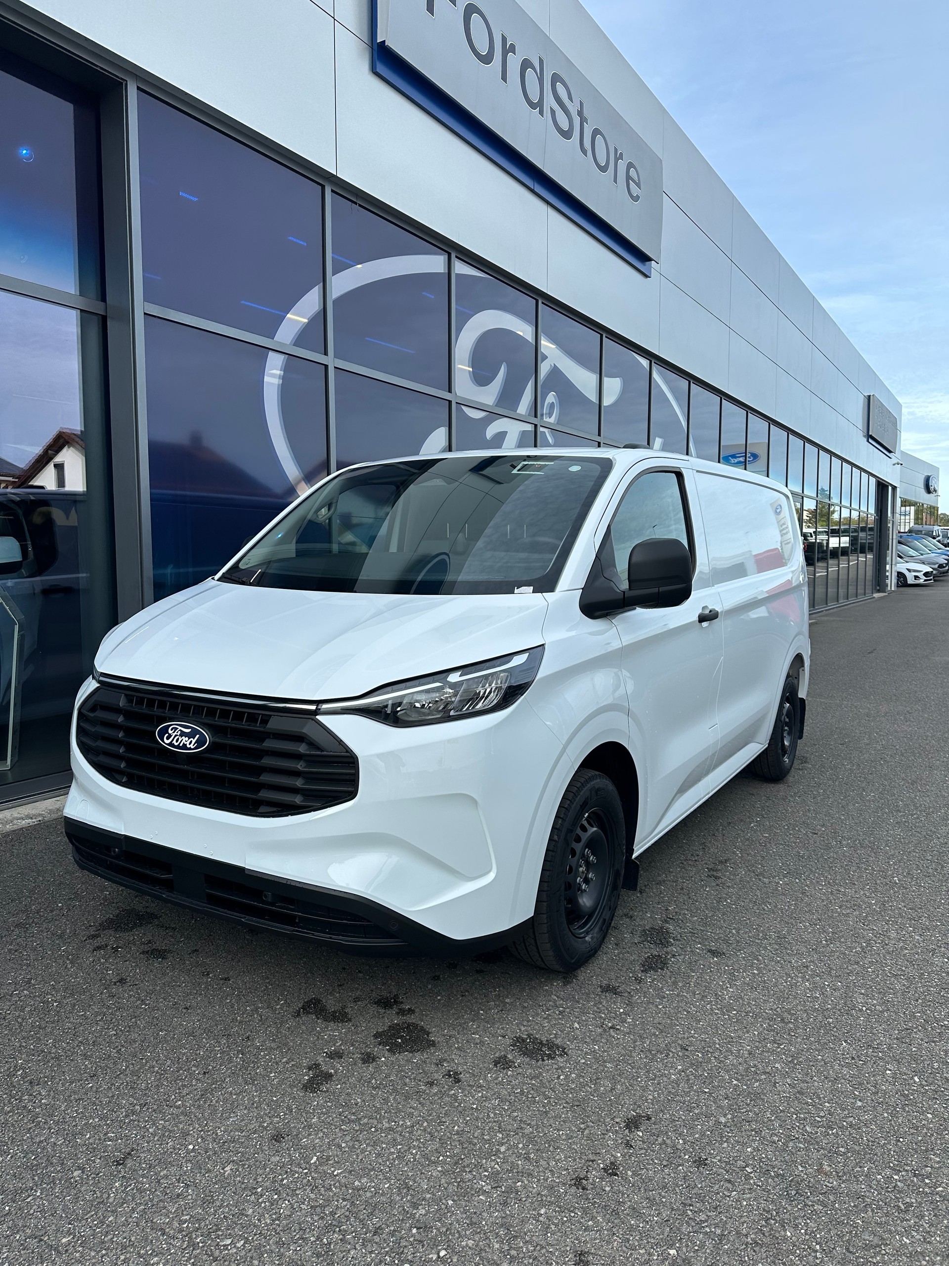 FORD Transit Custom Van 320 L1 2.5 Durat Trend/PHEV/Aut.-image-1