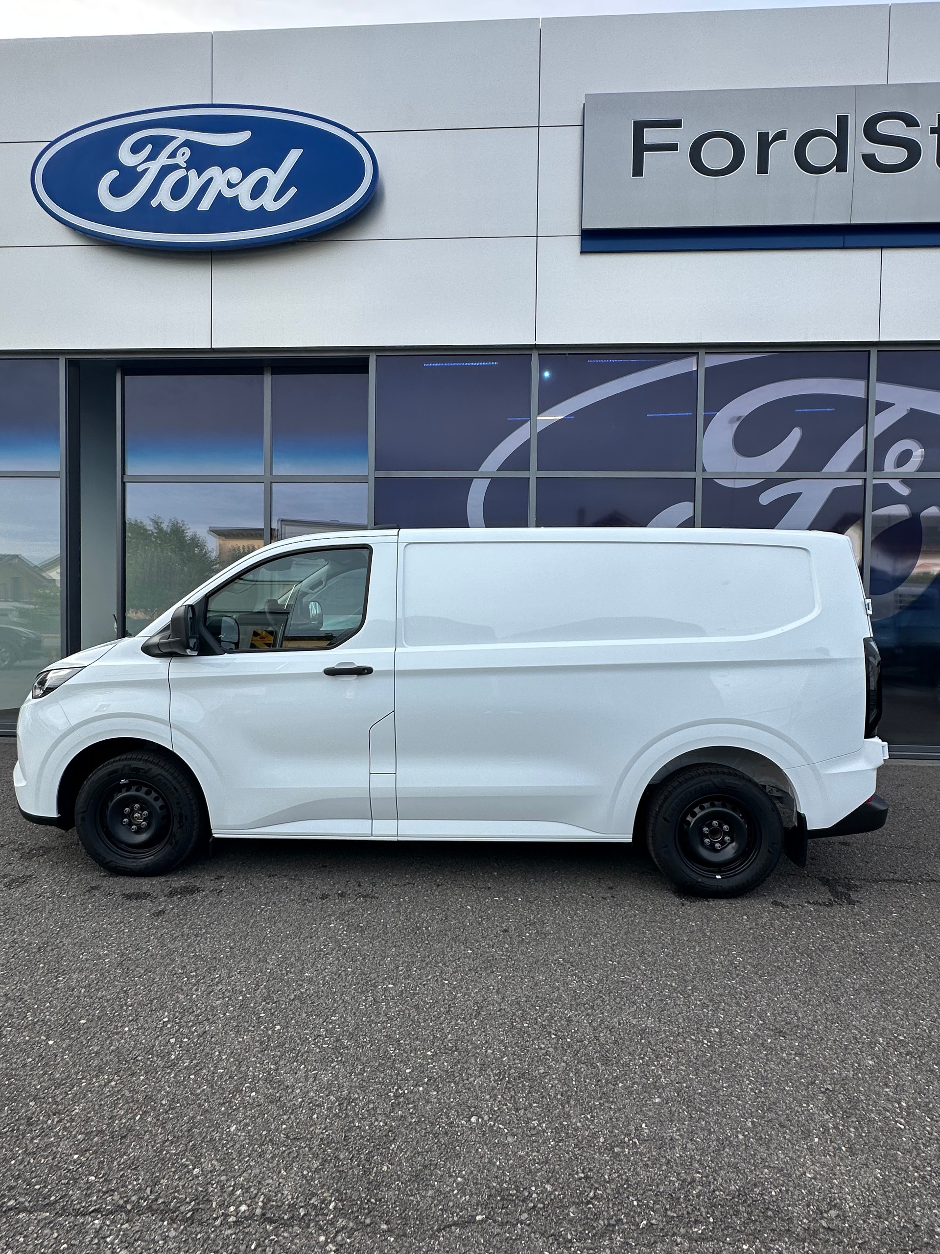 FORD Transit Custom Van 320 L1 2.5 Durat Trend/PHEV/Aut.-image-2