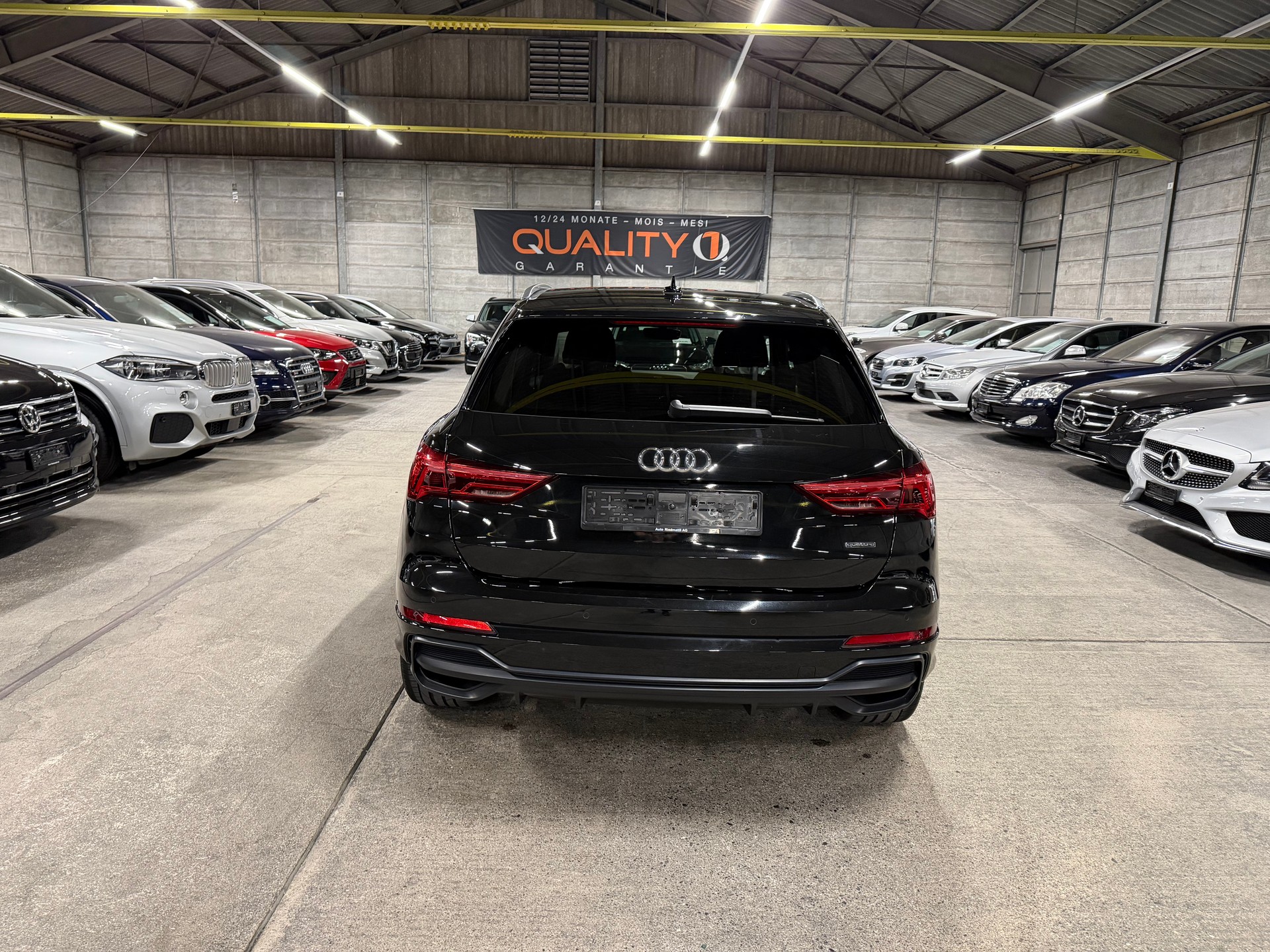 AUDI Q3 40 TFSI S line quattro S-tronic-image-5