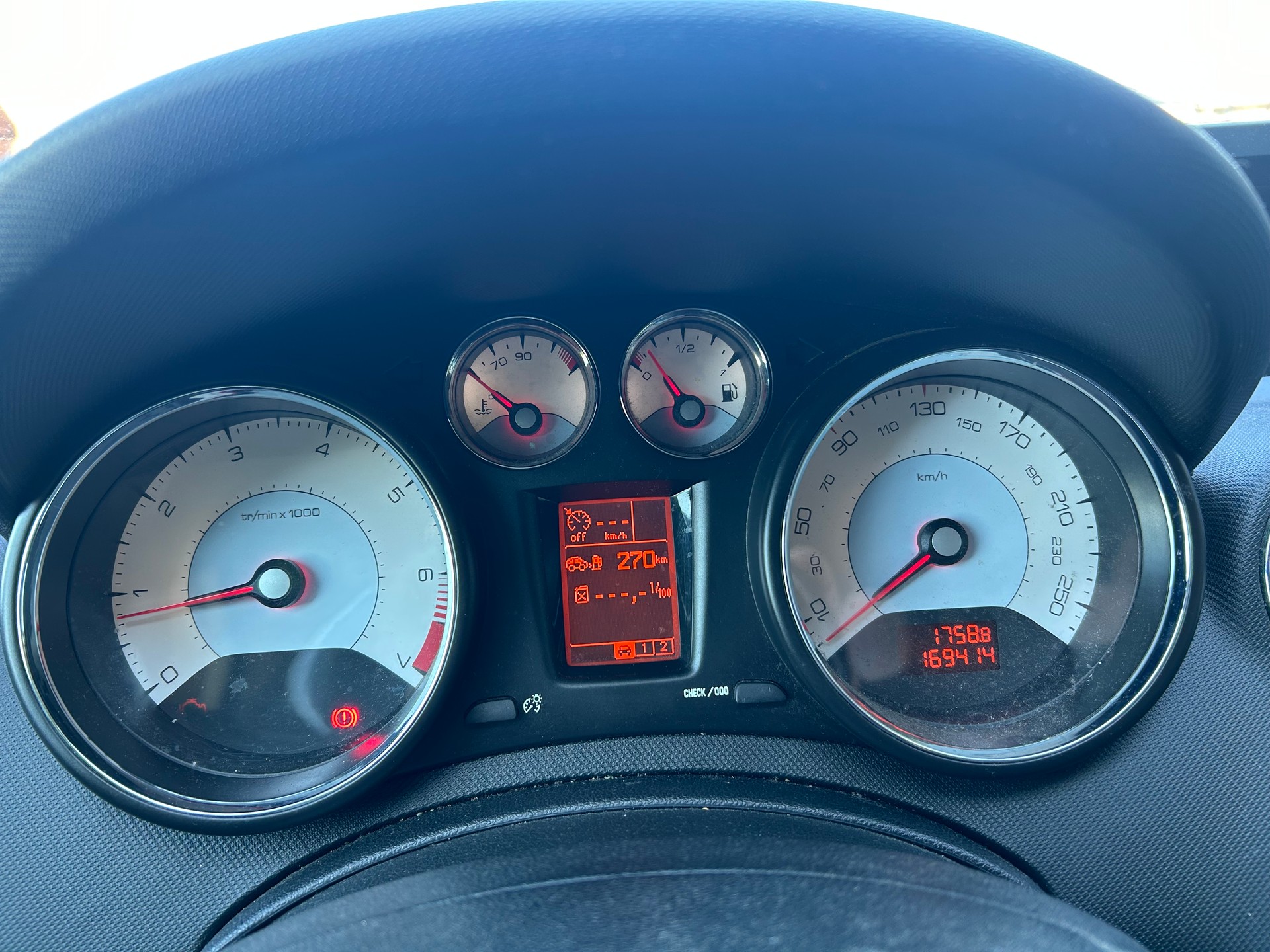 PEUGEOT 308 1.6 16V T GTi-image-10