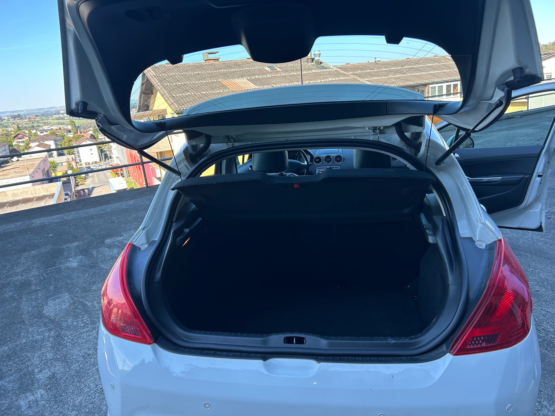 PEUGEOT 308 1.6 16V T GTi-image-15