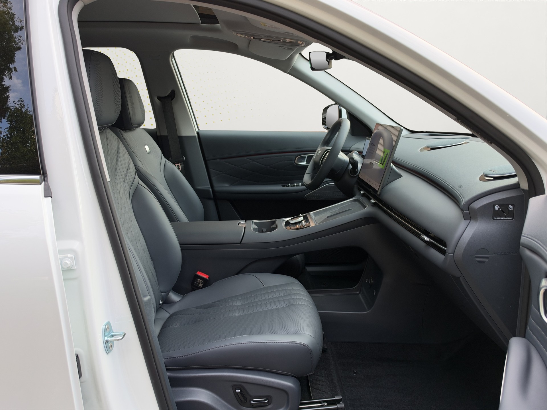 GEELY EM-i Max+ PHEV-image-11