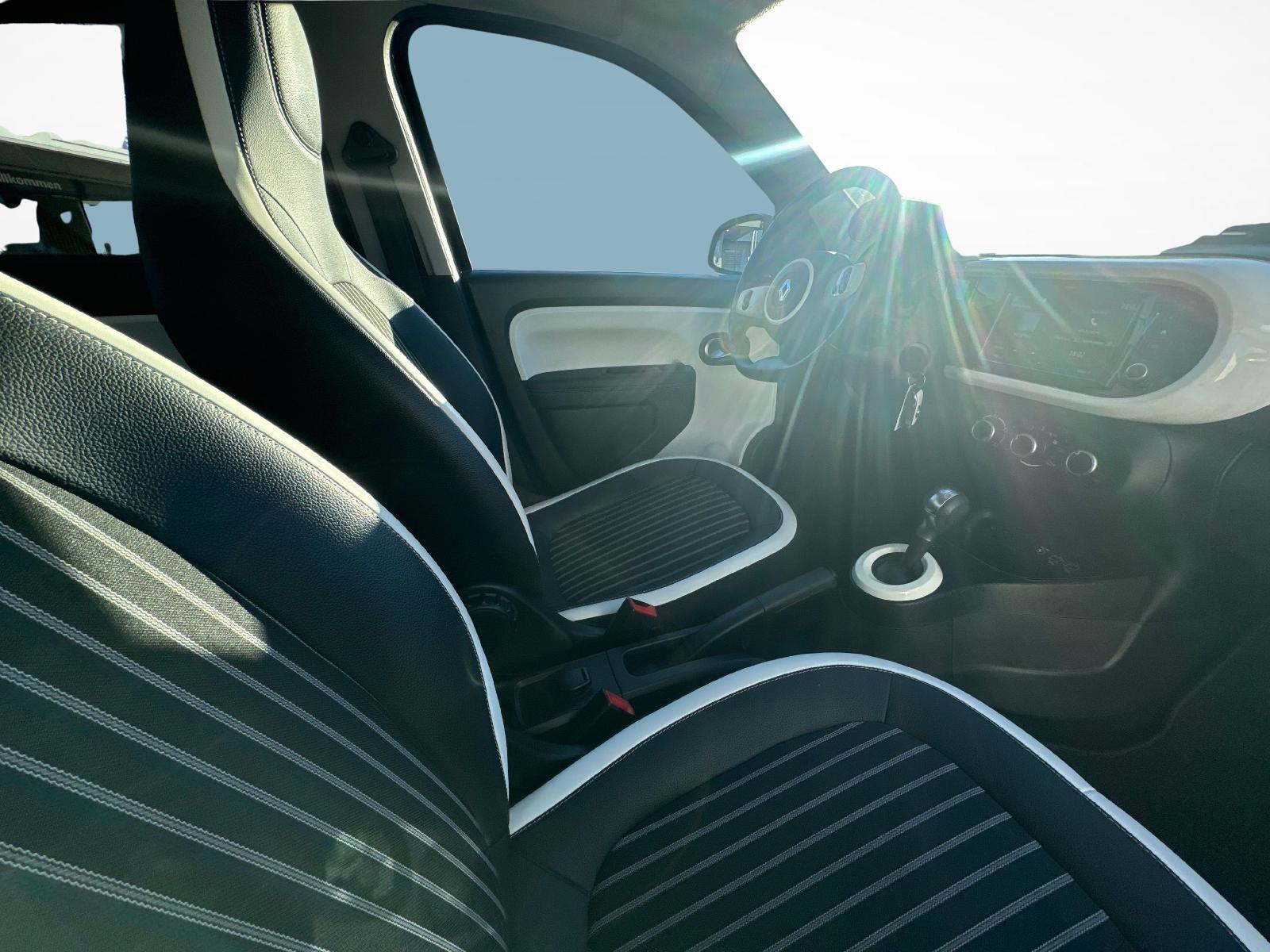 RENAULT Twingo 0.9 TCe 95 Intens-image-9