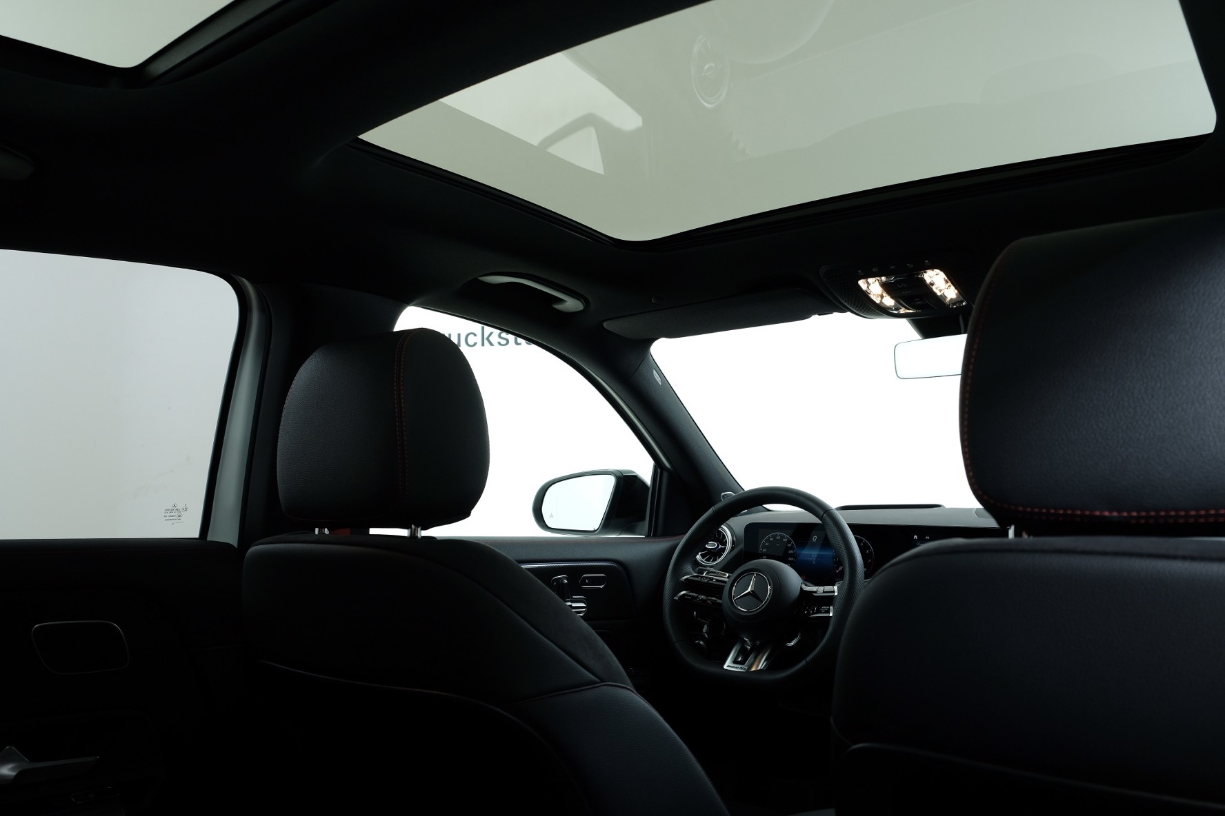 MERCEDES-BENZ GLA 35 AMG 4matic H247-image-12