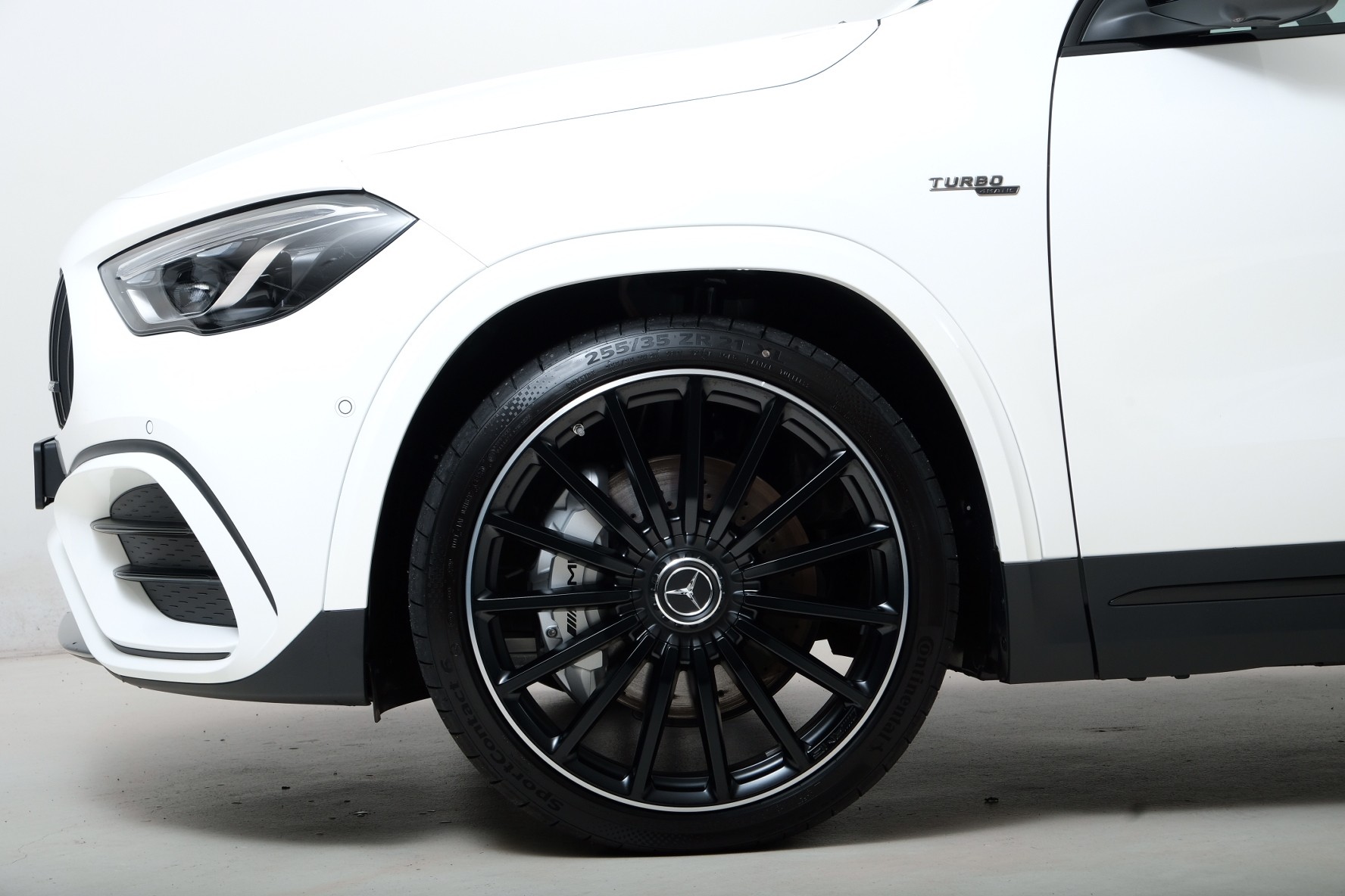 MERCEDES-BENZ GLA 35 AMG 4matic H247-image-3