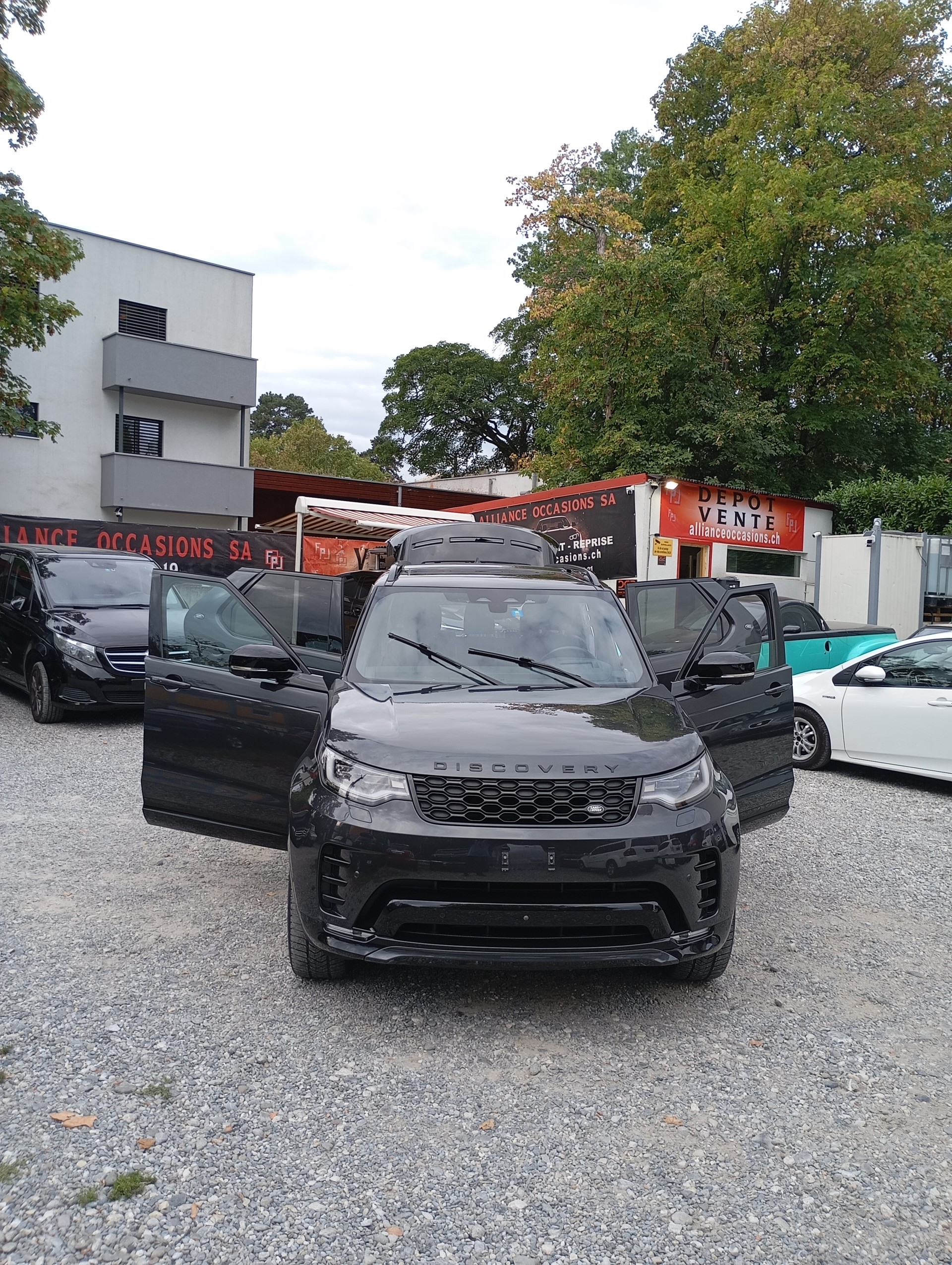 LAND ROVER Discovery 3.0D I6 250 SE AWD Automatic-image-21