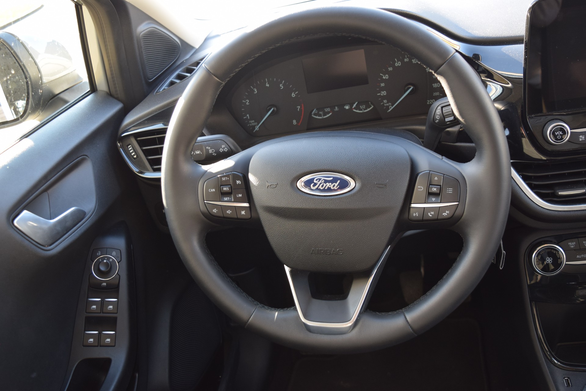 FORD Puma 1.0 SCTi Cool & Connect-image-13