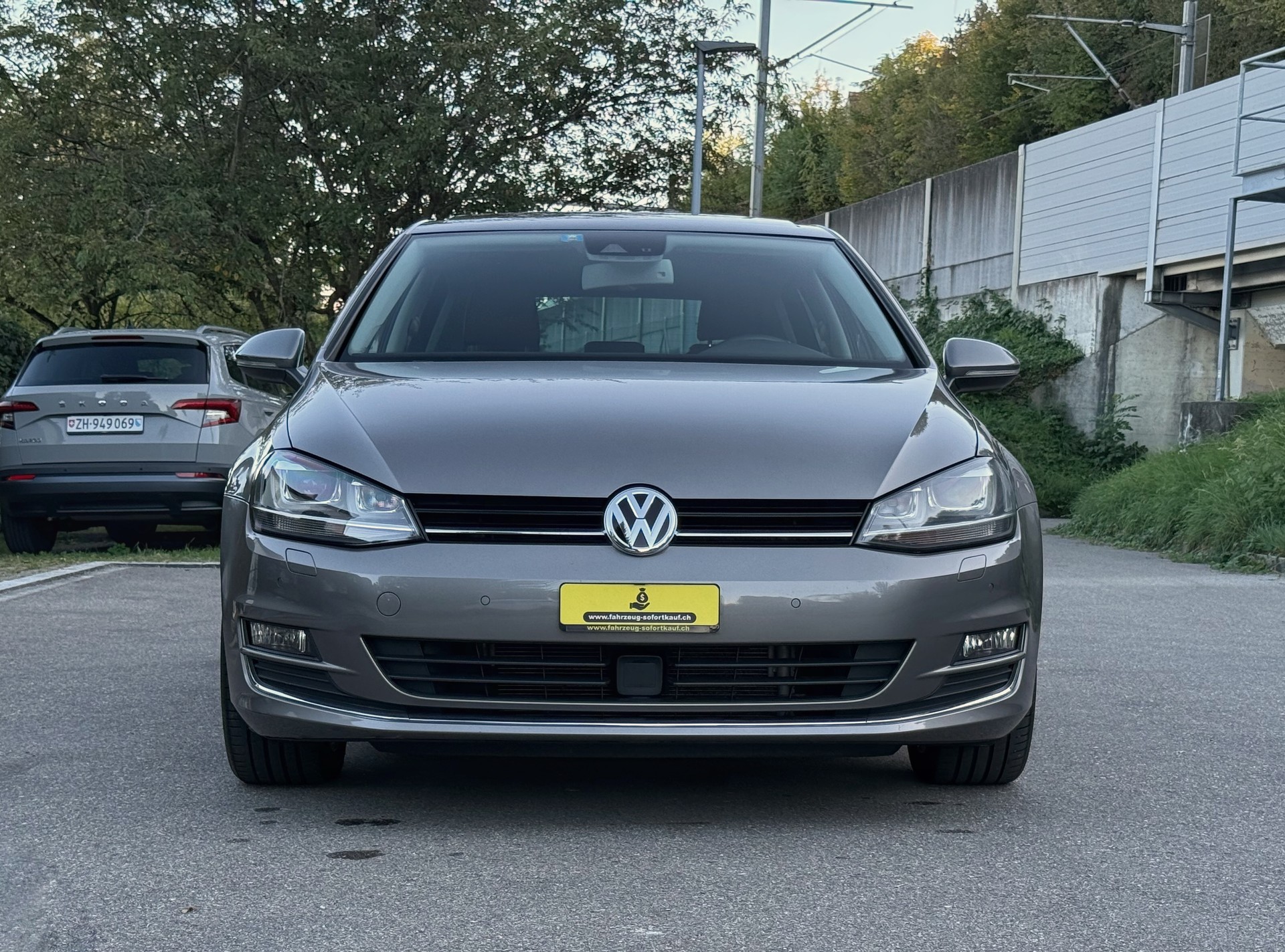 VW Golf 1.4 TSI Highline DSG 140 PS | Panorama | ACC | Leder | CarPlay | Kamera-image-1