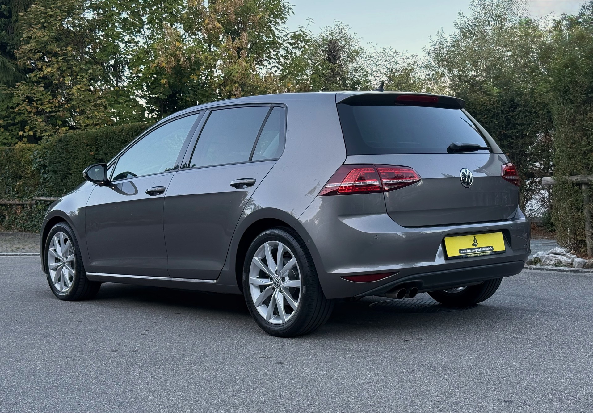 VW Golf 1.4 TSI Highline DSG 140 PS | Panorama | ACC | Leder | CarPlay | Kamera-image-5