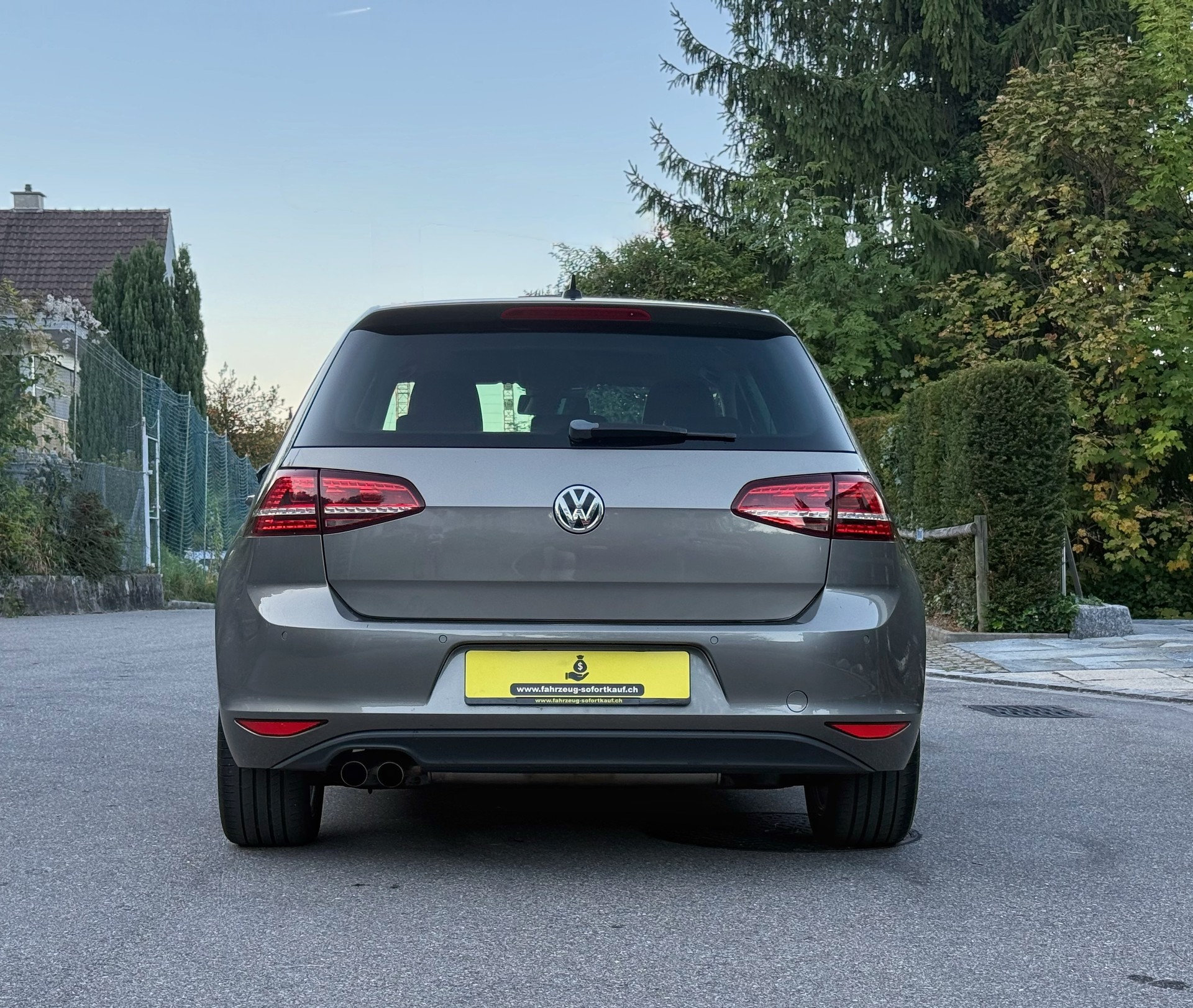 VW Golf 1.4 TSI Highline DSG 140 PS | Panorama | ACC | Leder | CarPlay | Kamera-image-4