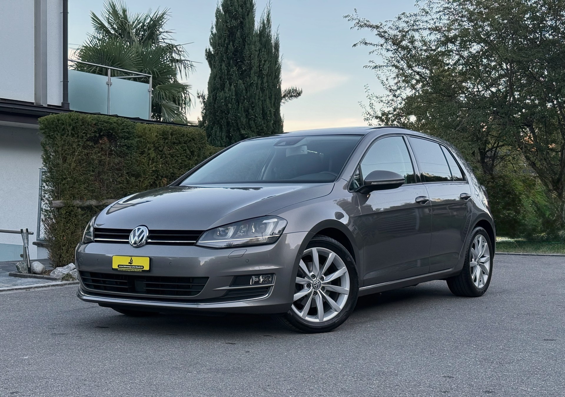 VW Golf 1.4 TSI Highline DSG 140 PS | Panorama | ACC | Leder | CarPlay | Kamera-image-7