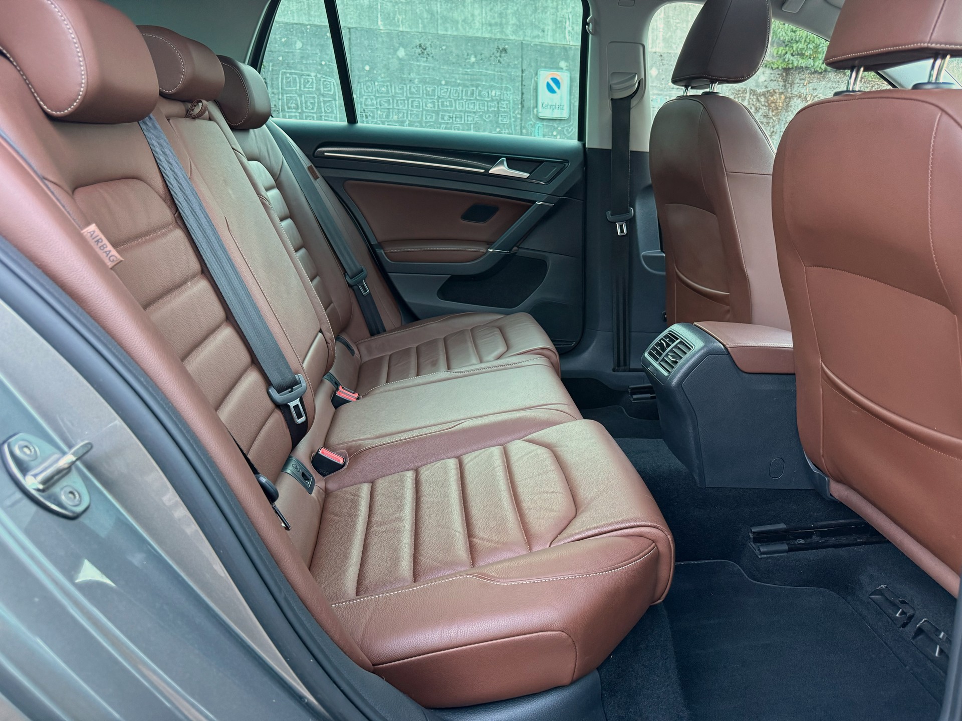VW Golf 1.4 TSI Highline DSG 140 PS | Panorama | ACC | Leder | CarPlay | Kamera-image-14